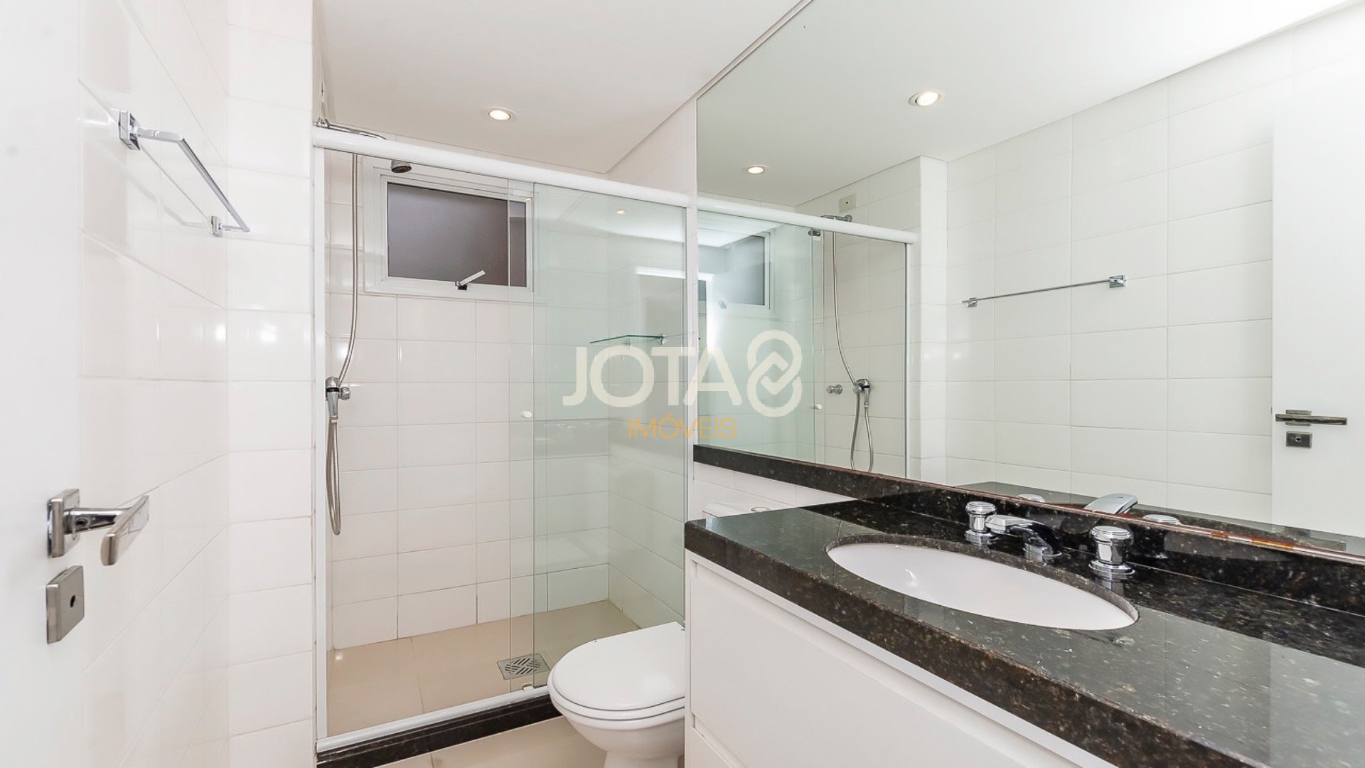 APARTAMENTO MOBILIADO NO ECOVILLE
