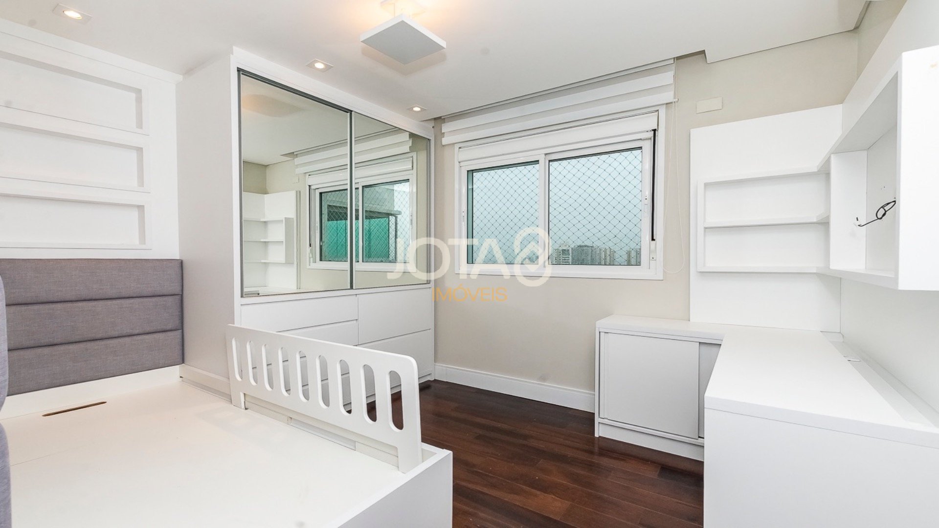 APARTAMENTO MOBILIADO NO ECOVILLE
