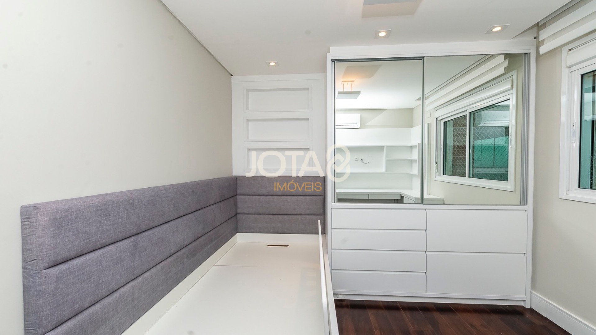APARTAMENTO MOBILIADO NO ECOVILLE