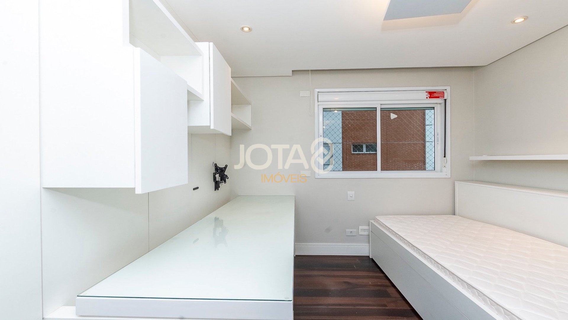 APARTAMENTO MOBILIADO NO ECOVILLE