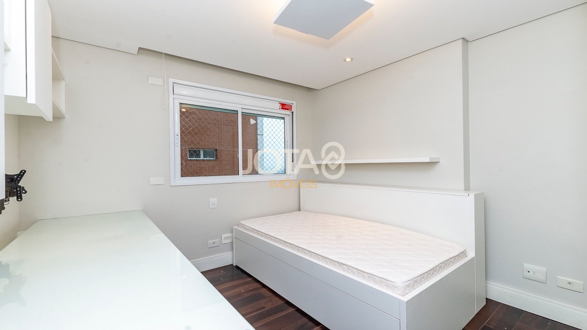 APARTAMENTO MOBILIADO NO ECOVILLE