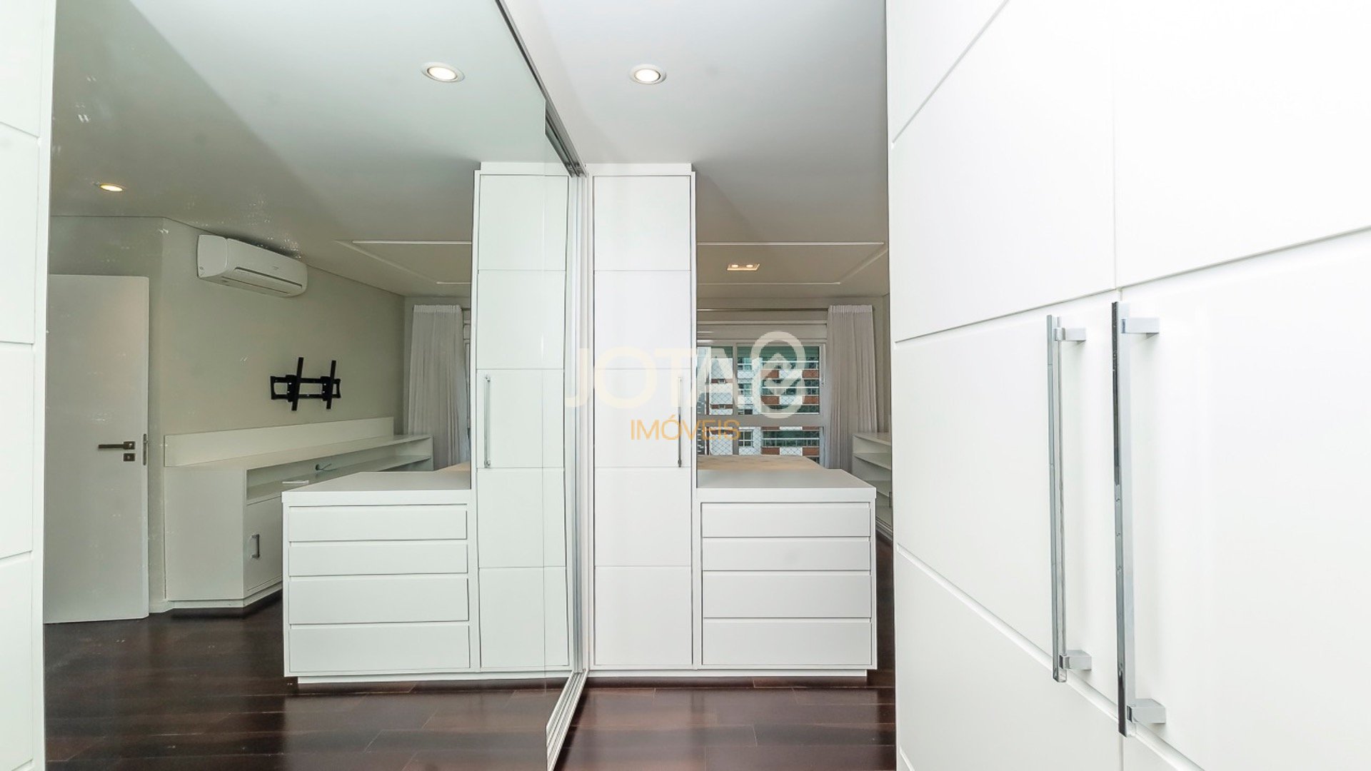 APARTAMENTO MOBILIADO NO ECOVILLE