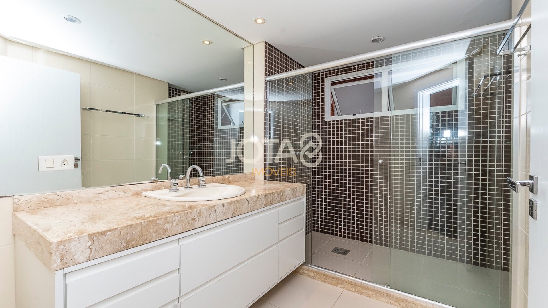 APARTAMENTO MOBILIADO NO ECOVILLE