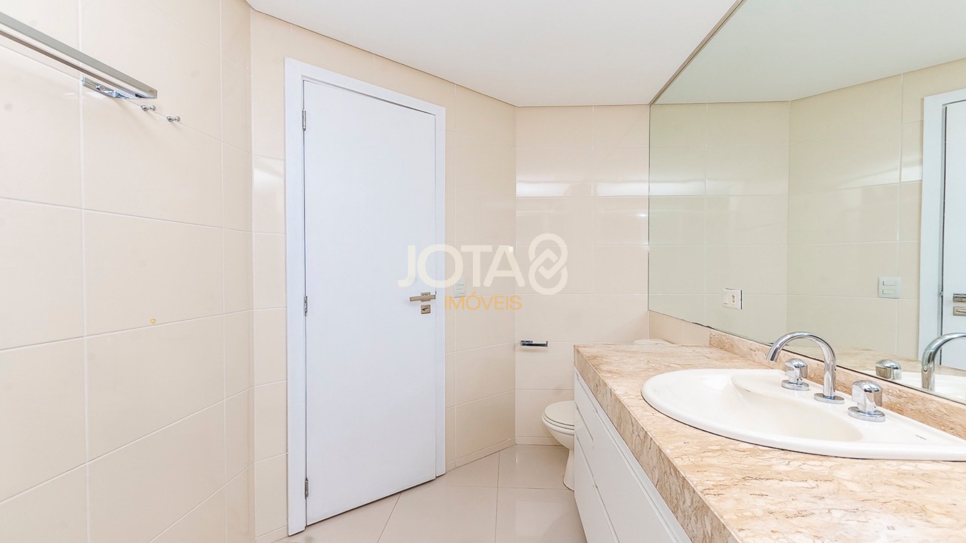 APARTAMENTO MOBILIADO NO ECOVILLE
