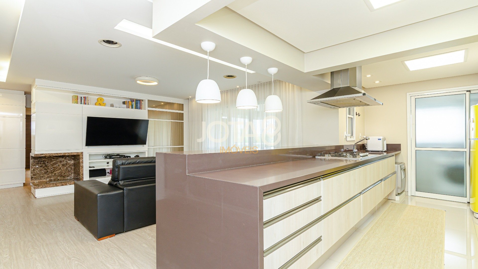 APARTAMENTO TODO DECORADO 2 DORMITORIOS 2 VAGAS