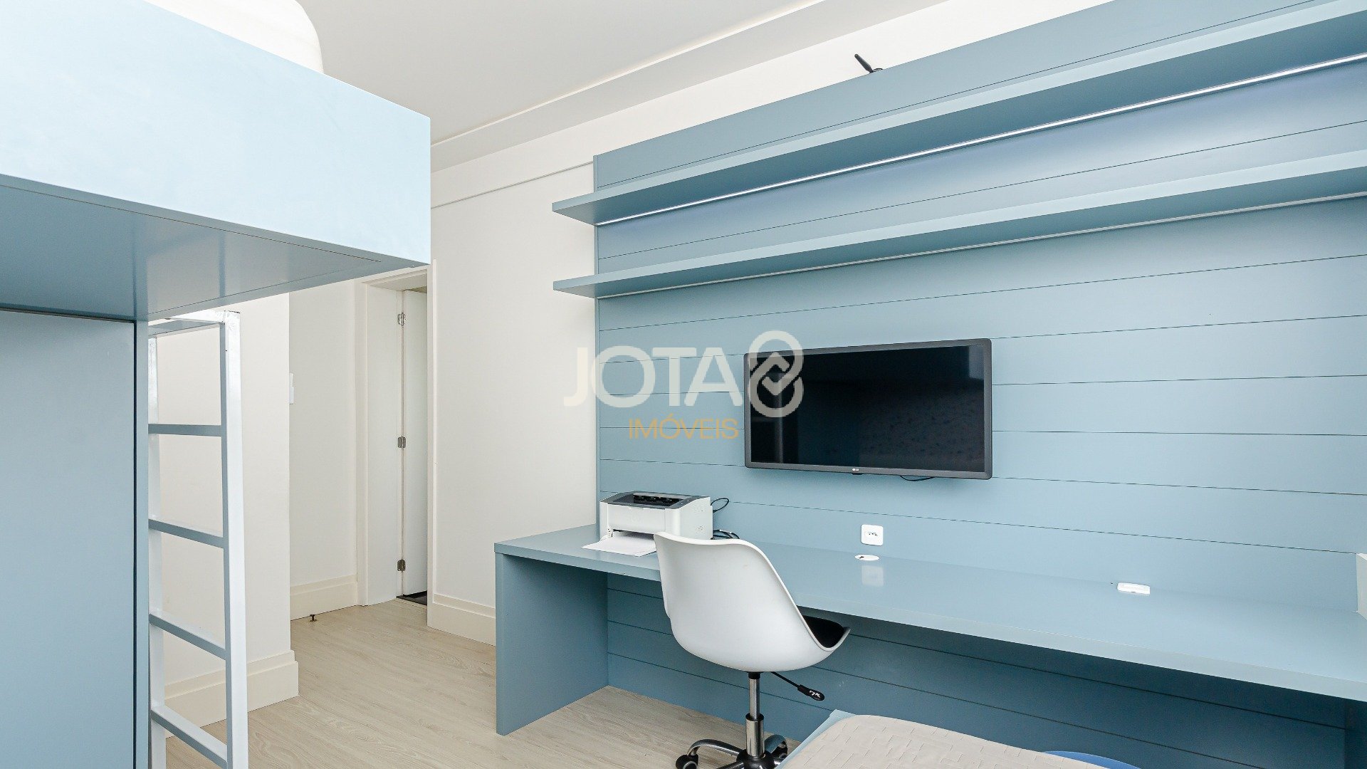 APARTAMENTO TODO DECORADO 2 DORMITORIOS 2 VAGAS