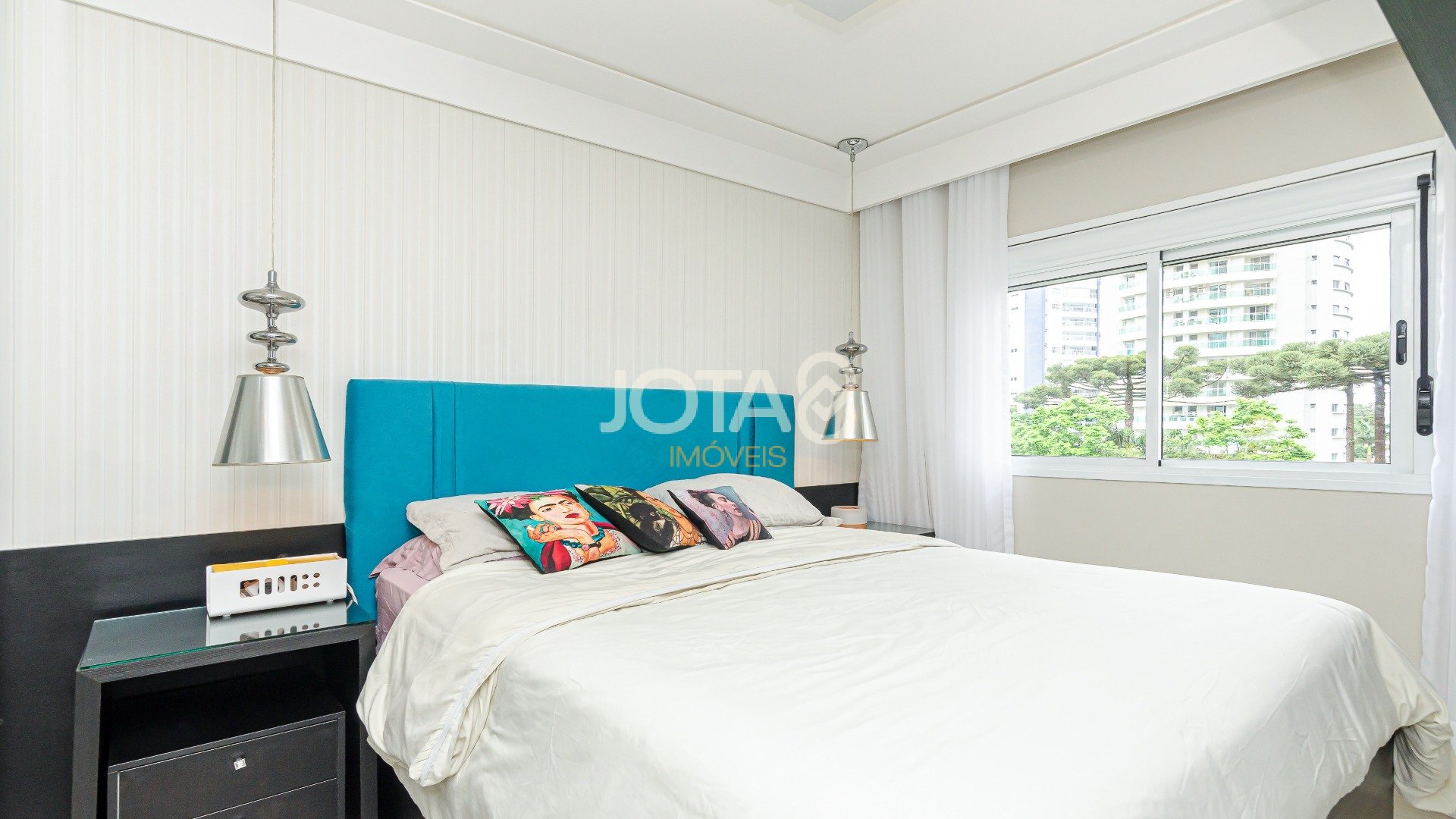 APARTAMENTO TODO DECORADO 2 DORMITORIOS 2 VAGAS