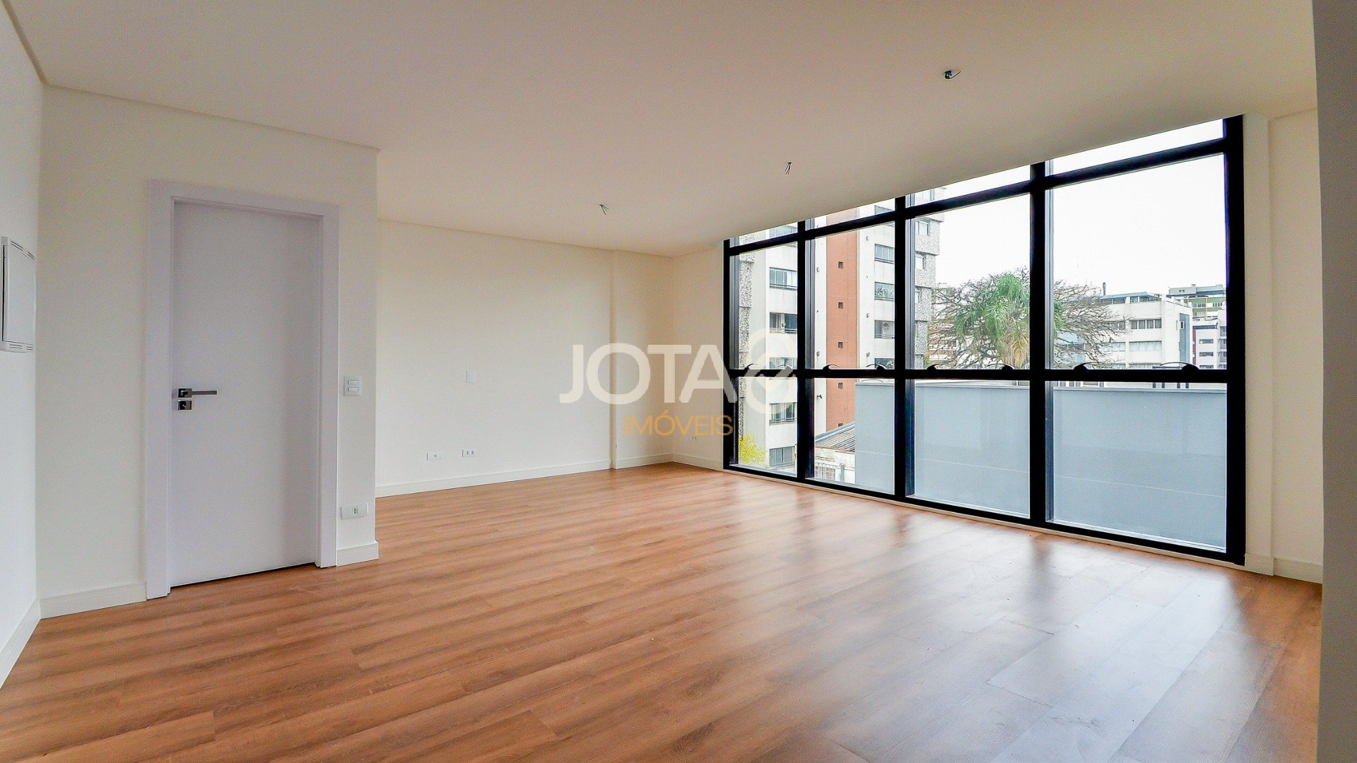 APARTAMENTO 2 QUARTOS AO LADO DA PRAÇA DA ESPANHA