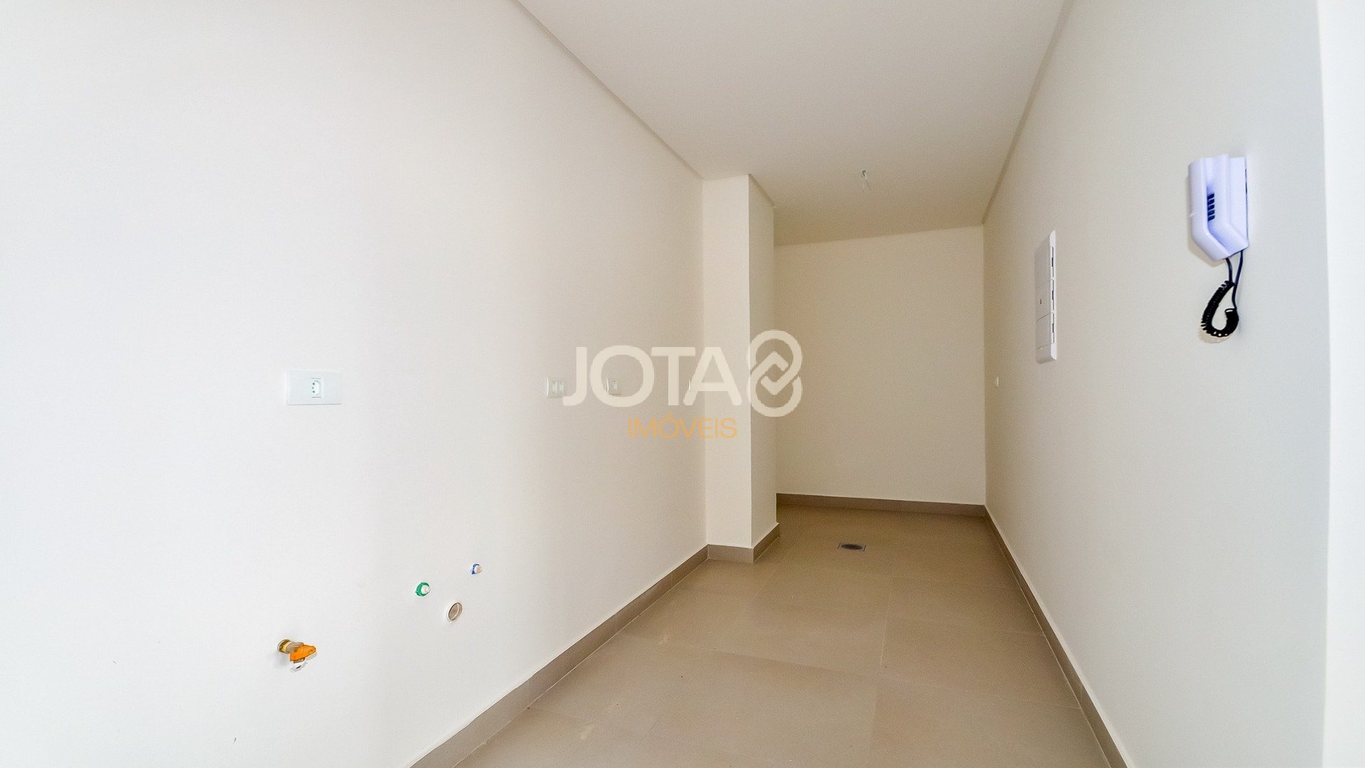 APARTAMENTO 2 QUARTOS AO LADO DA PRAÇA DA ESPANHA