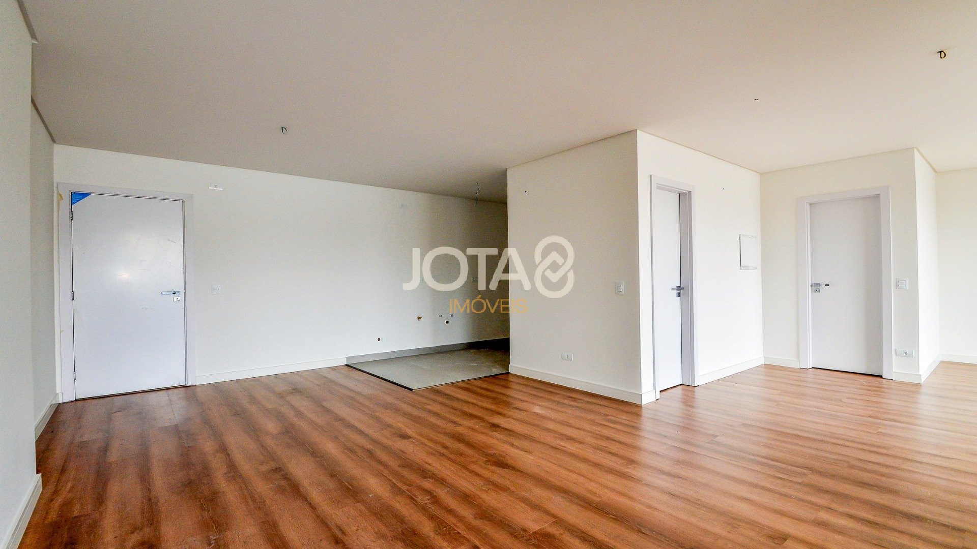 APARTAMENTO 2 QUARTOS AO LADO DA PRAÇA DA ESPANHA