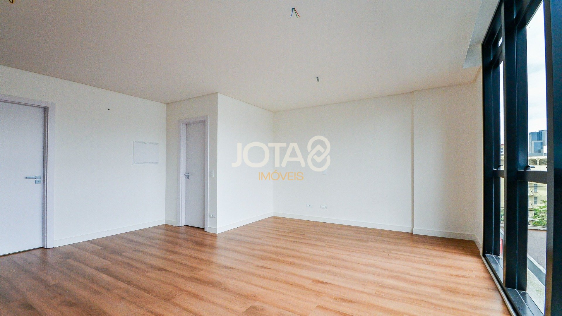 APARTAMENTO 2 QUARTOS AO LADO DA PRAÇA DA ESPANHA