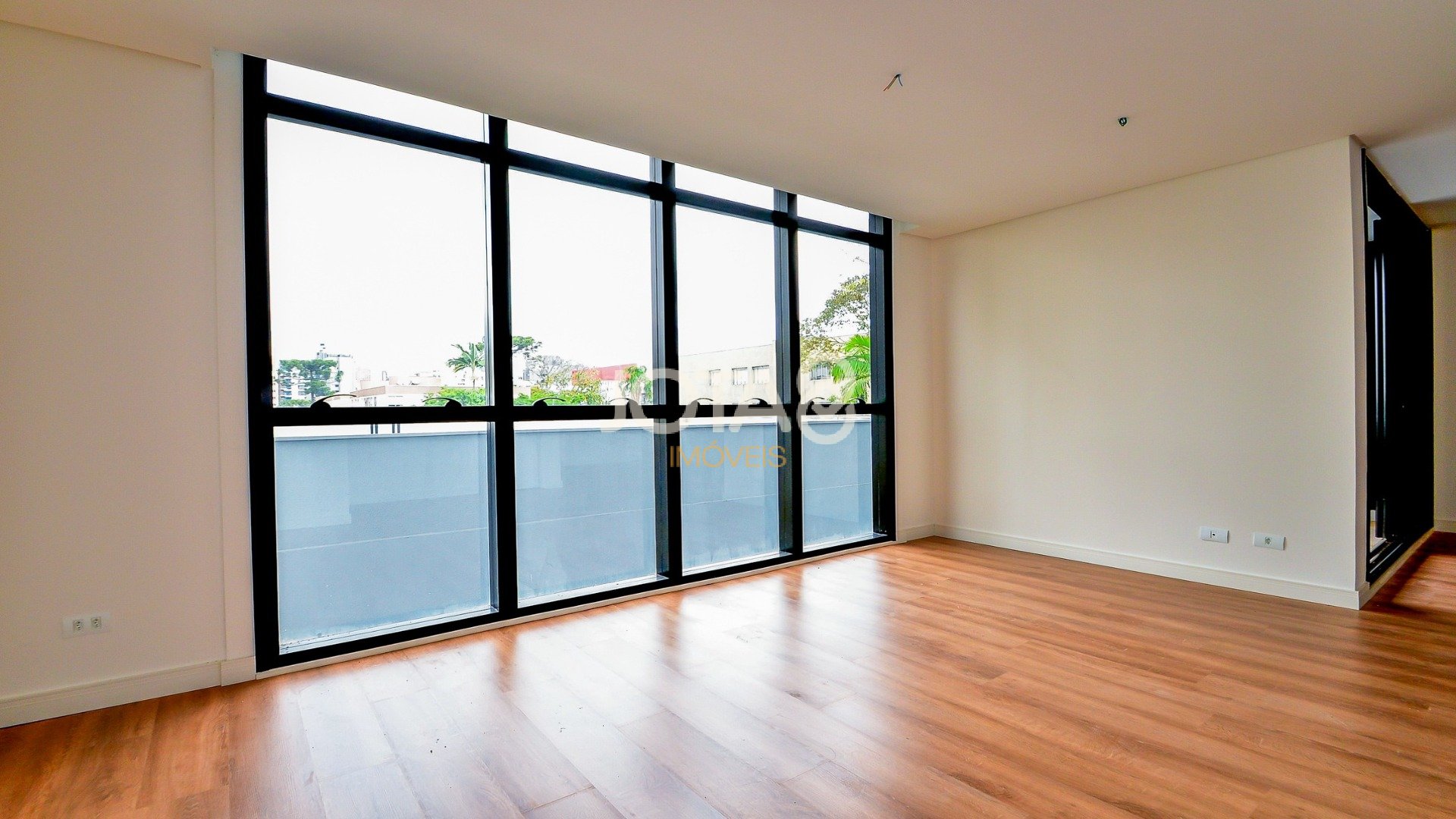 APARTAMENTO 2 QUARTOS AO LADO DA PRAÇA DA ESPANHA