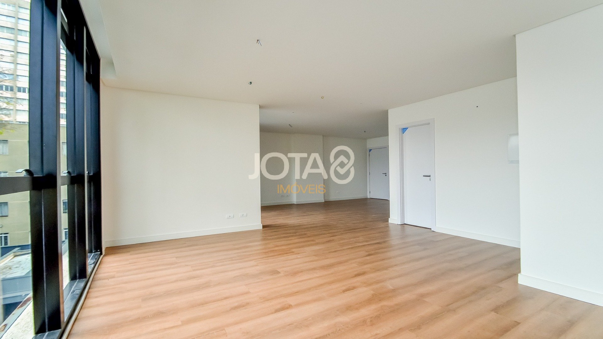 APARTAMENTO 2 QUARTOS AO LADO DA PRAÇA DA ESPANHA