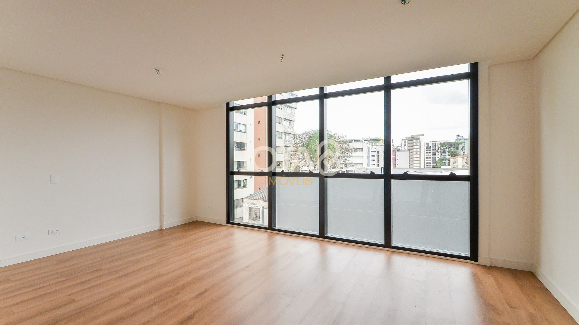 APARTAMENTO 2 QUARTOS AO LADO DA PRAÇA DA ESPANHA