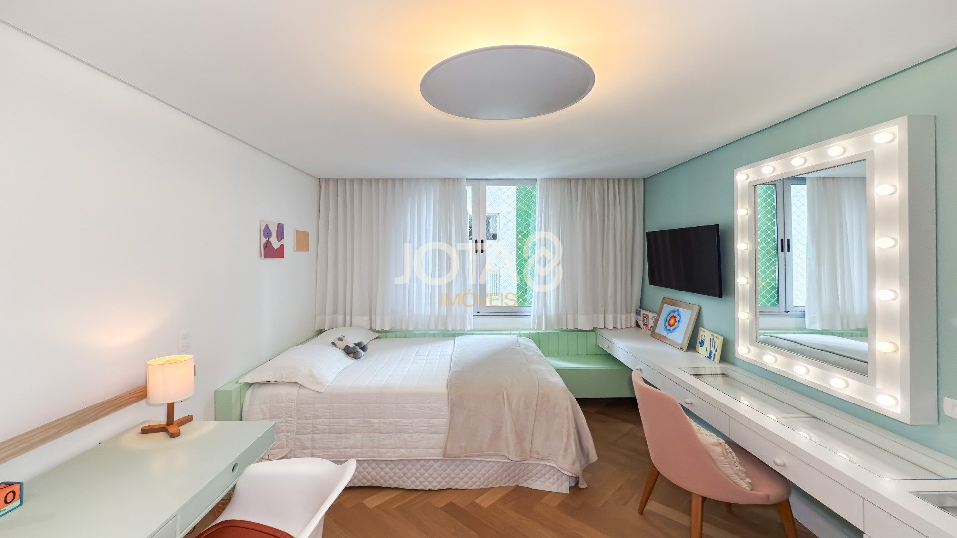 MORE A POUCOS PASSOS DA PRAÇA DO JAPÃO - APARTAMENTO 4 QUARTOS
