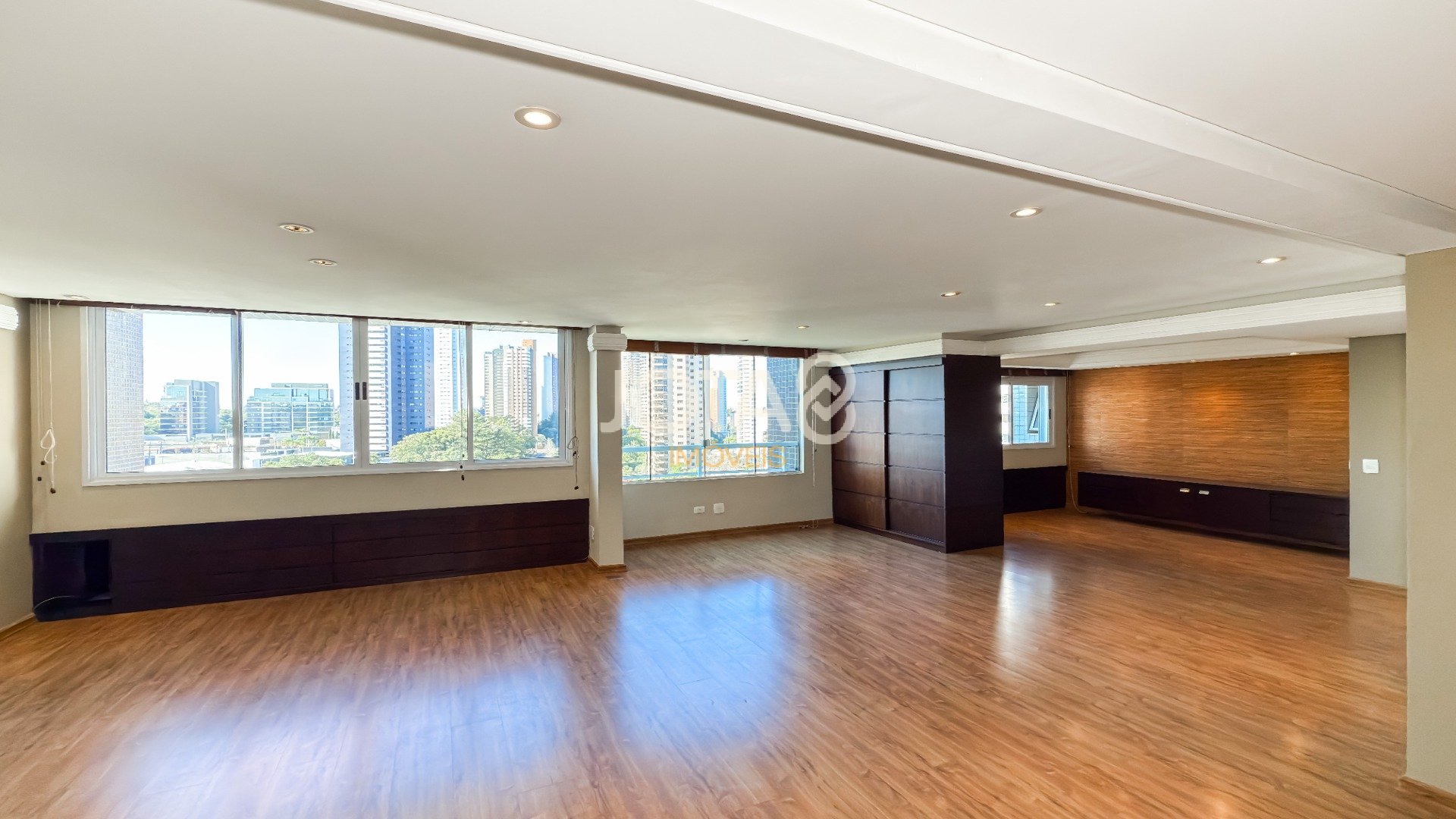 APARTAMENTO NO ECOVILLE COM 2 QUARTOS E 2 VAGAS.