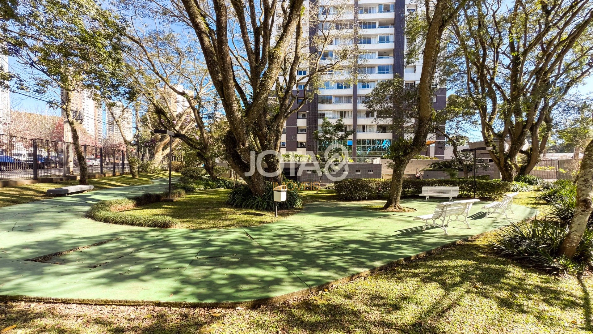 APARTAMENTO NO ECOVILLE COM 2 QUARTOS E 2 VAGAS.