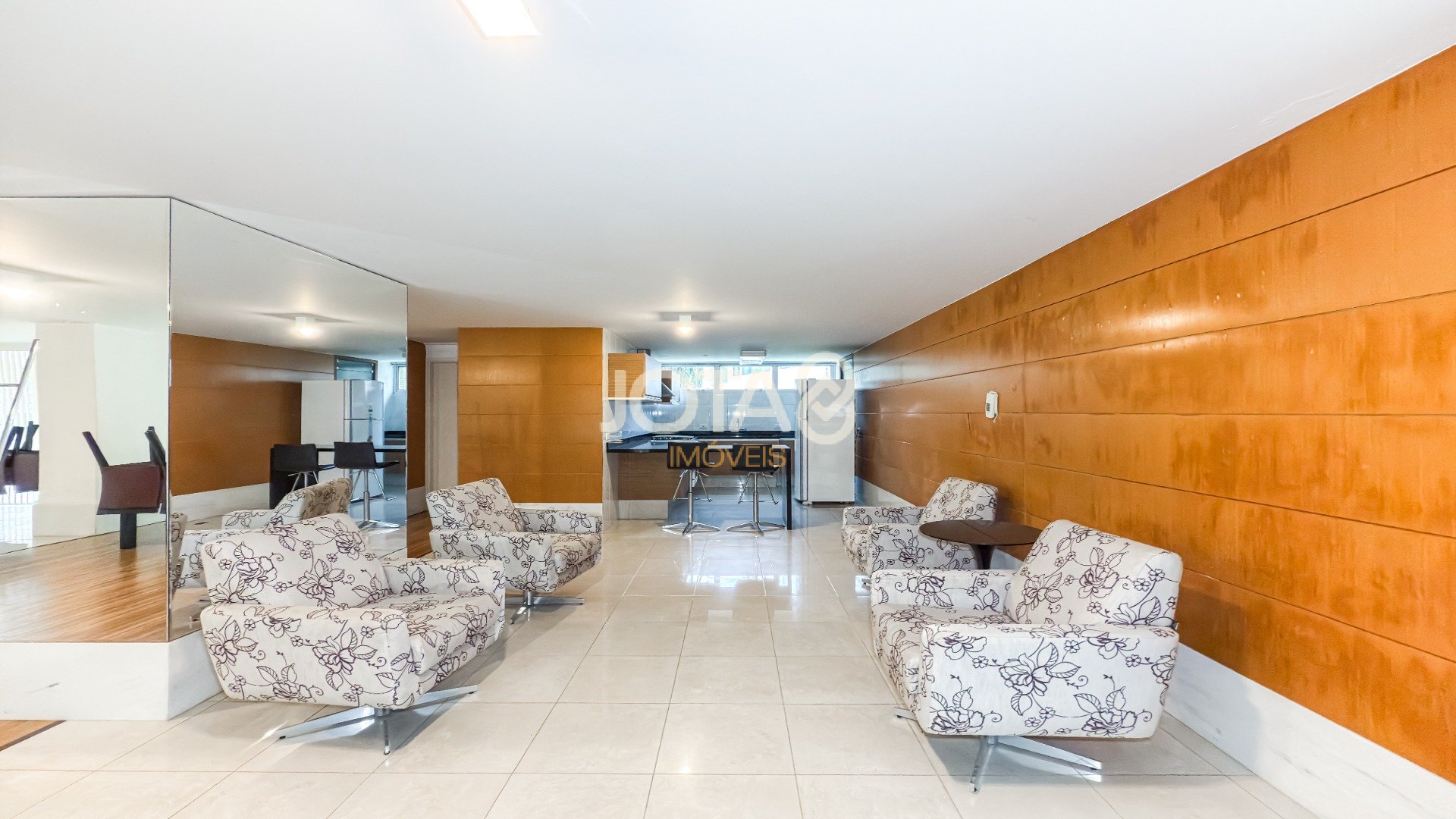 APARTAMENTO COM 4 DORMITÓRIOS NO BATEL
