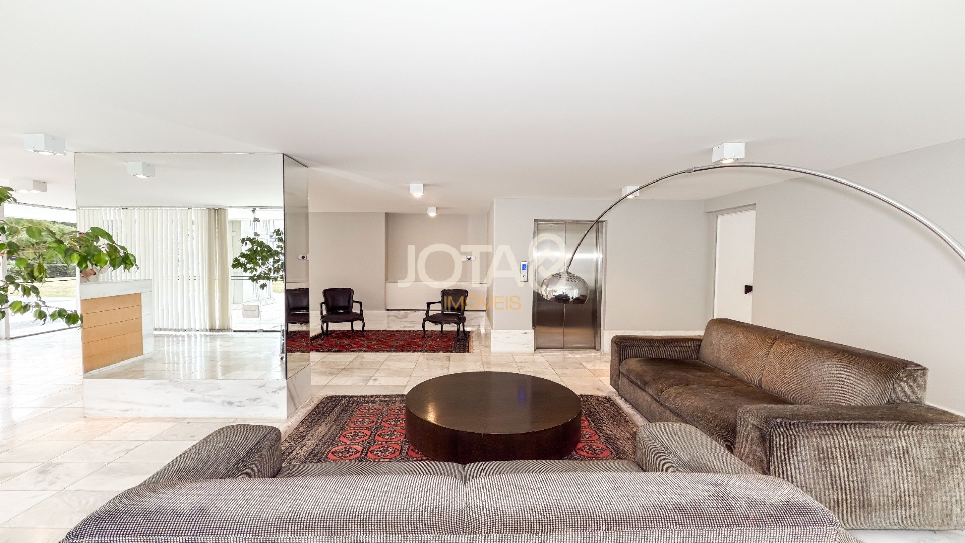 APARTAMENTO COM 4 DORMITÓRIOS NO BATEL