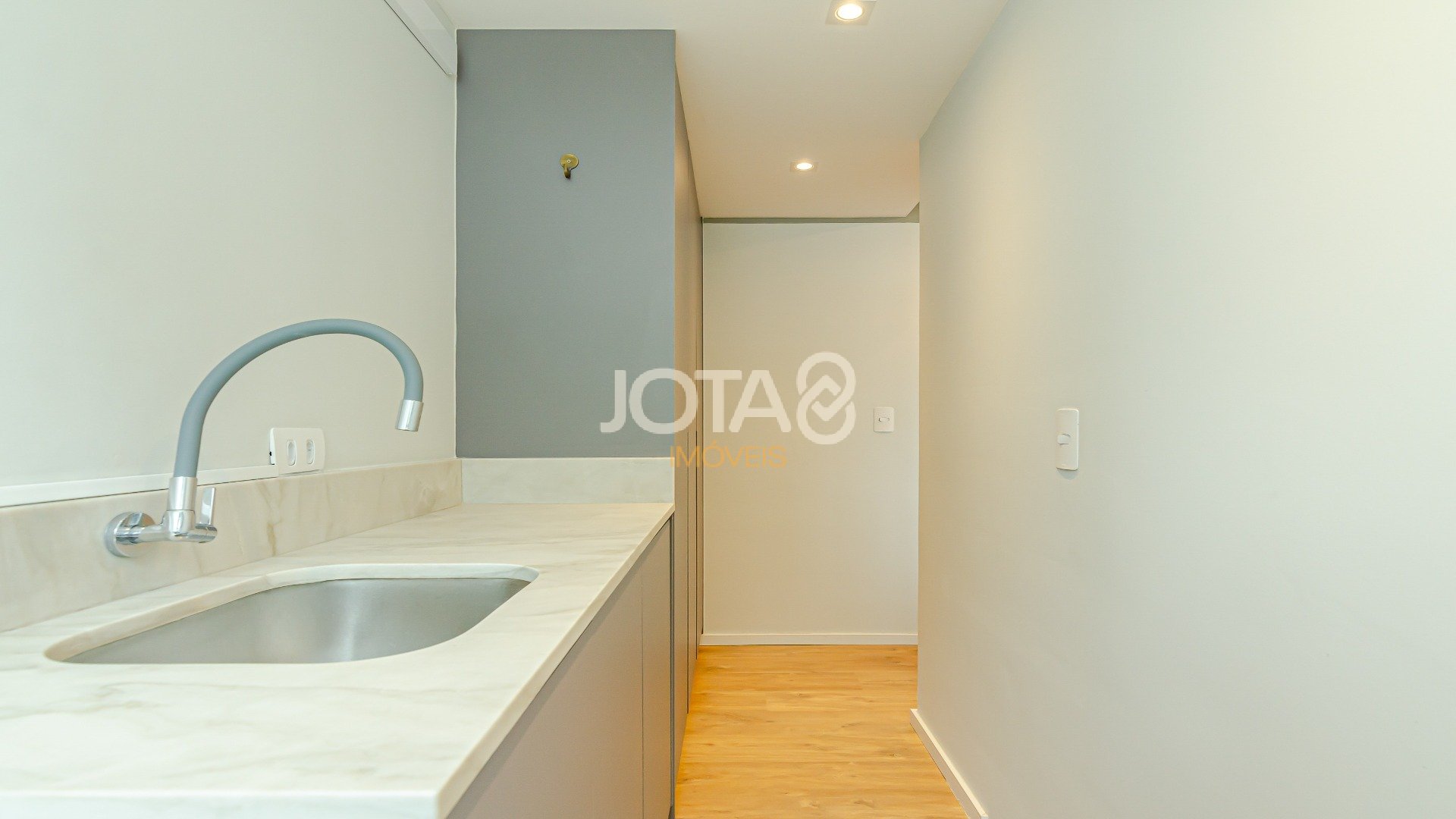 APARTAMENTO MOBILIADO NO CABRAL