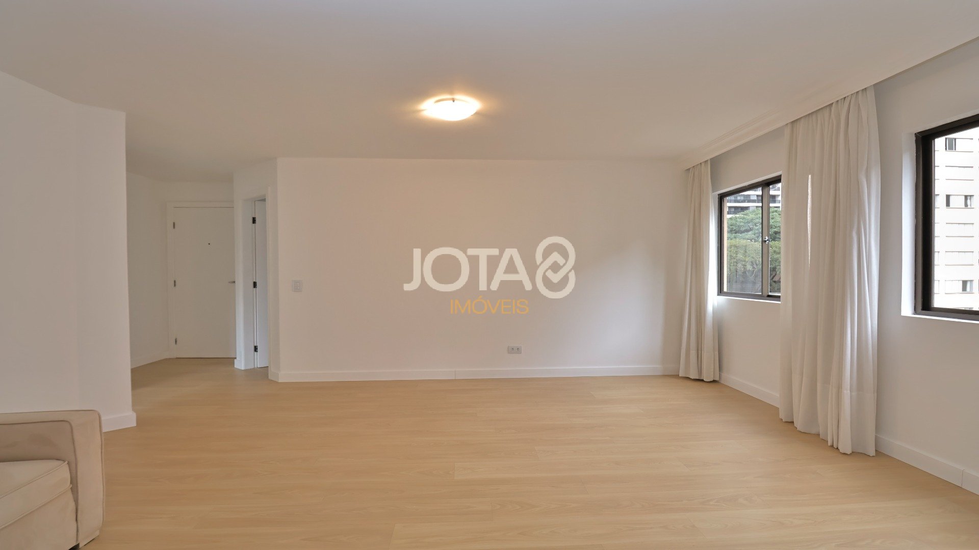 APARTAMENTO REFORMADO COM 3 DORMITÓRIOS NO BIGORRILHO