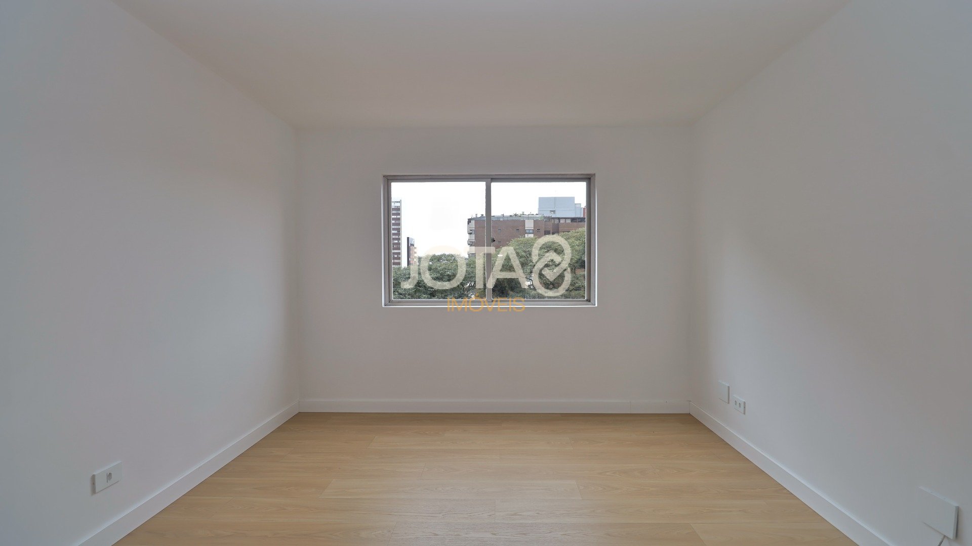 APARTAMENTO REFORMADO COM 3 DORMITÓRIOS NO BIGORRILHO