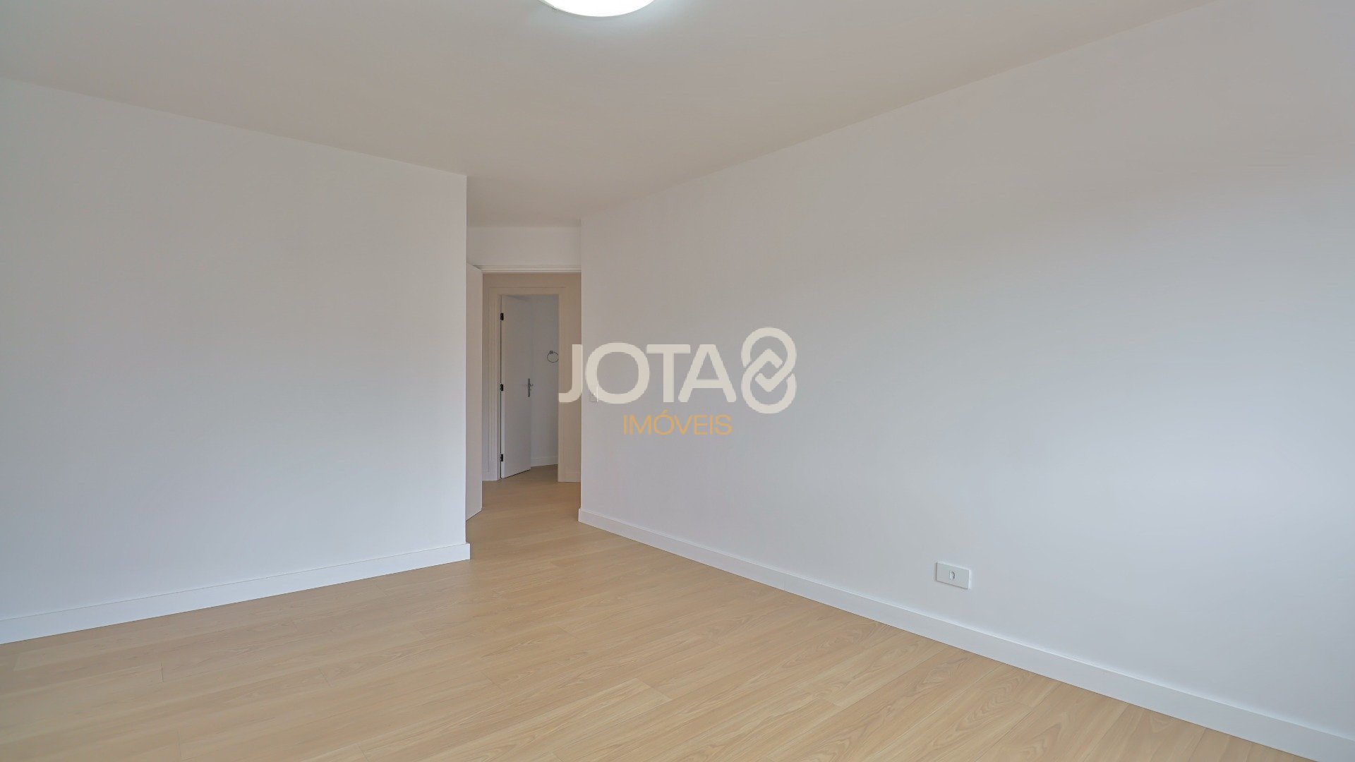 APARTAMENTO REFORMADO COM 3 DORMITÓRIOS NO BIGORRILHO