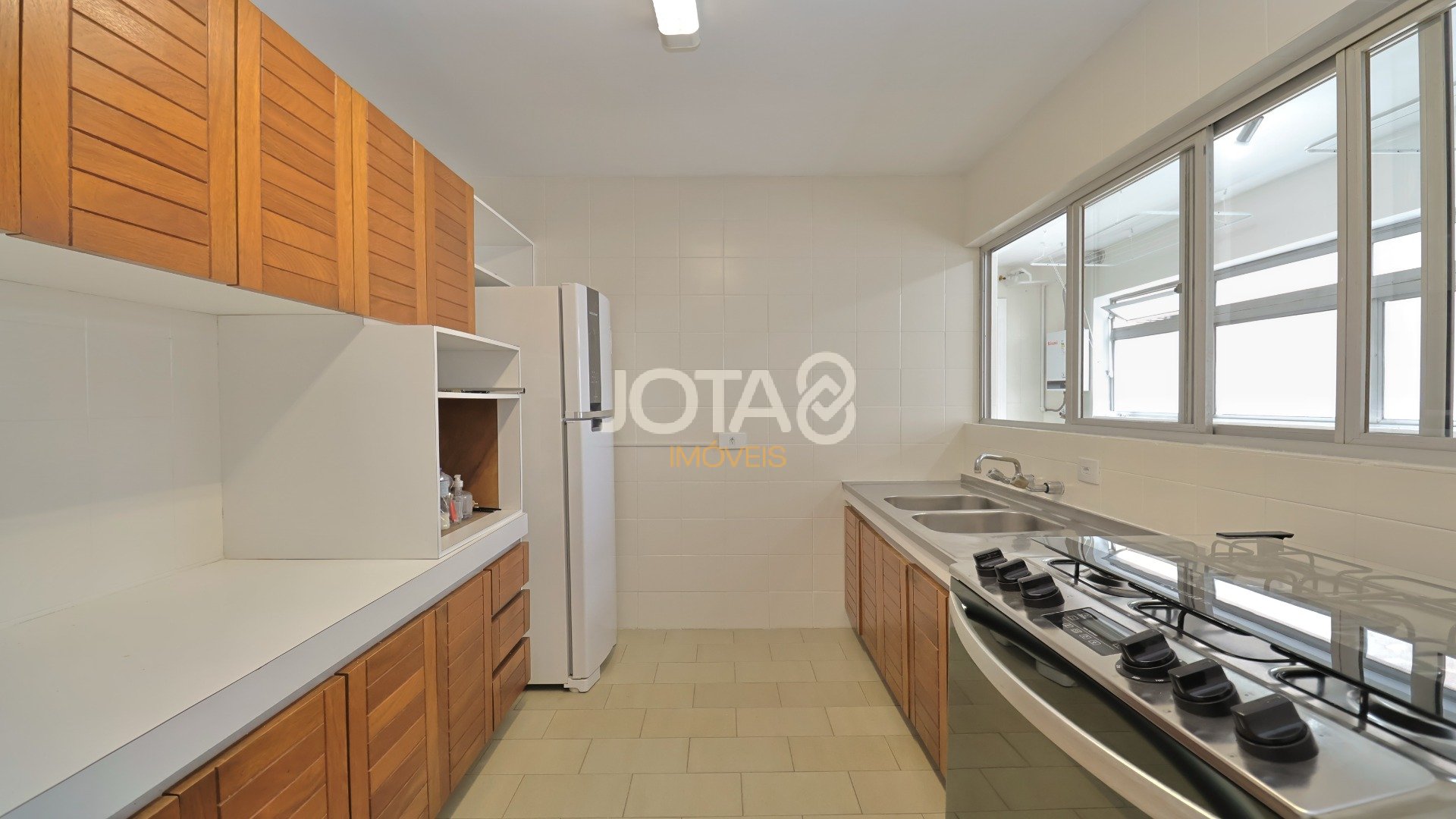 APARTAMENTO REFORMADO COM 3 DORMITÓRIOS NO BIGORRILHO