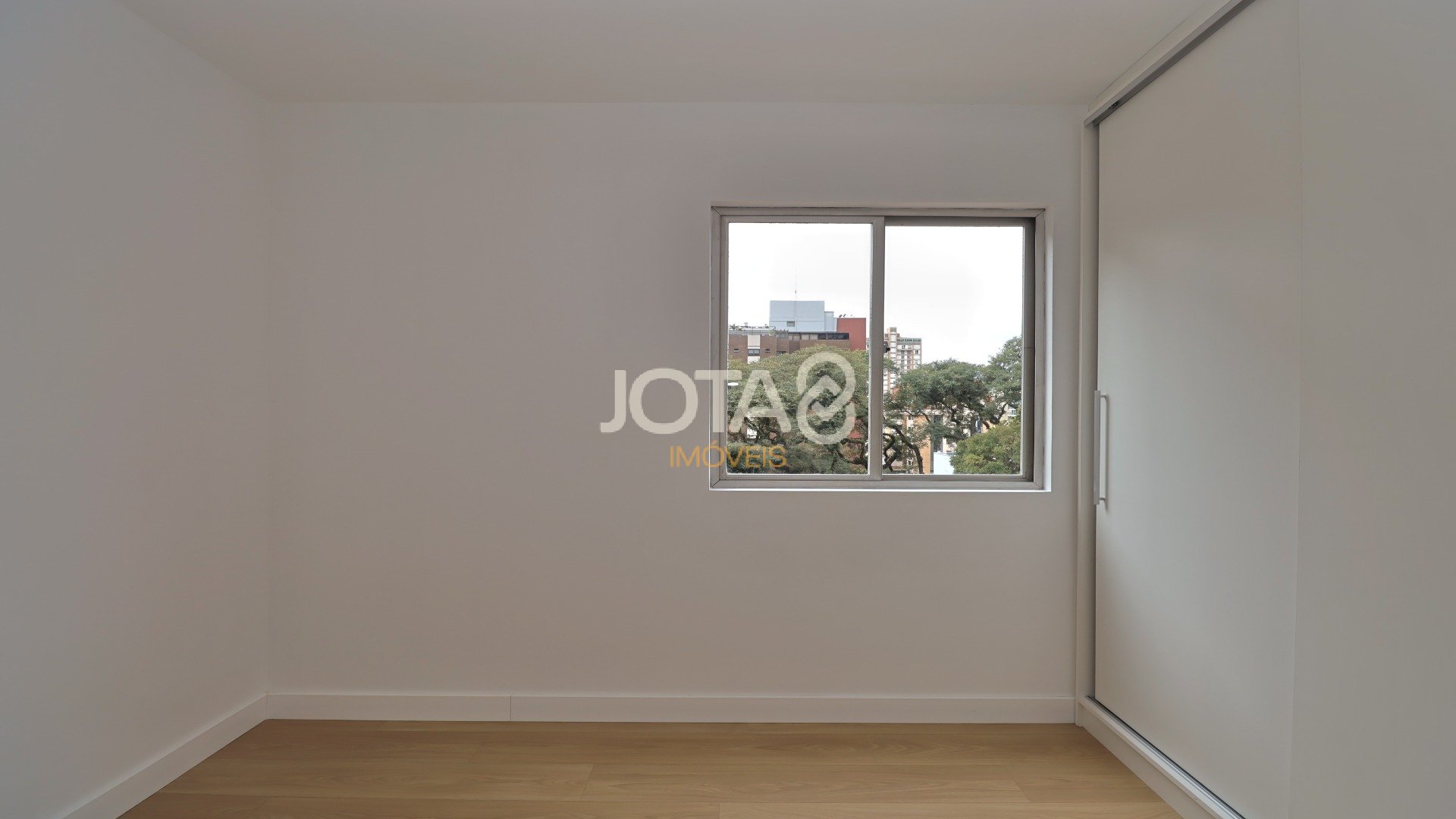 APARTAMENTO REFORMADO COM 3 DORMITÓRIOS NO BIGORRILHO