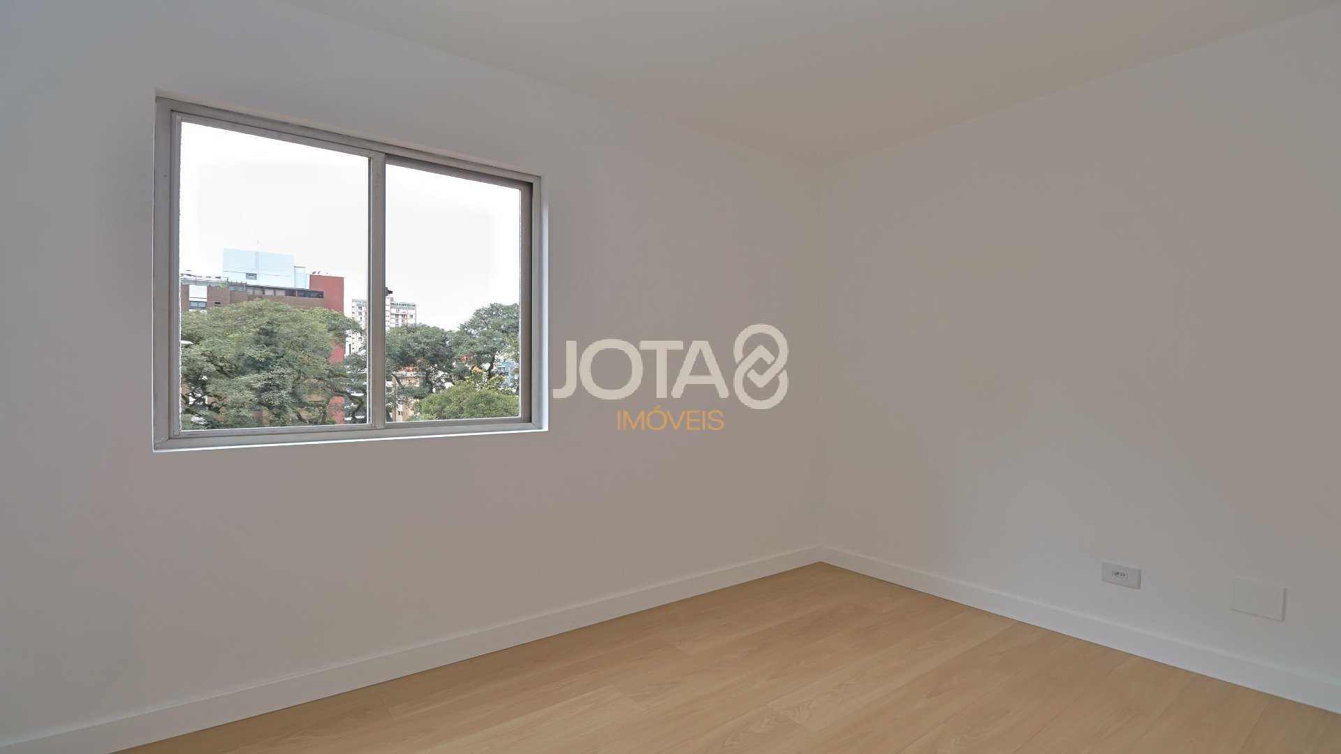 APARTAMENTO REFORMADO COM 3 DORMITÓRIOS NO BIGORRILHO