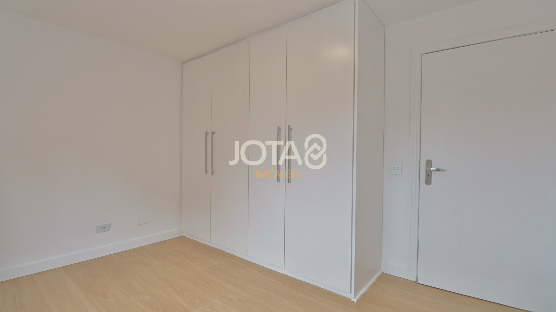APARTAMENTO REFORMADO COM 3 DORMITÓRIOS NO BIGORRILHO
