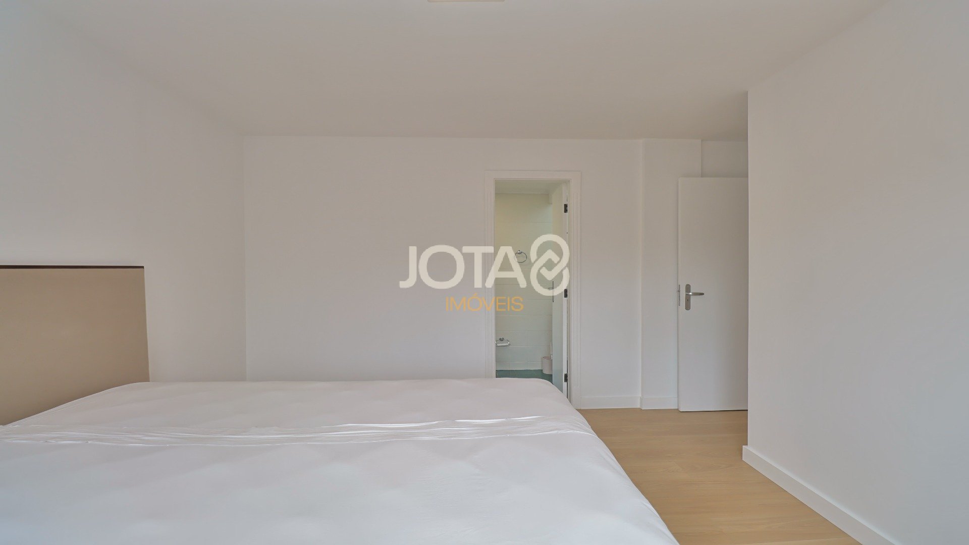 APARTAMENTO REFORMADO COM 3 DORMITÓRIOS NO BIGORRILHO