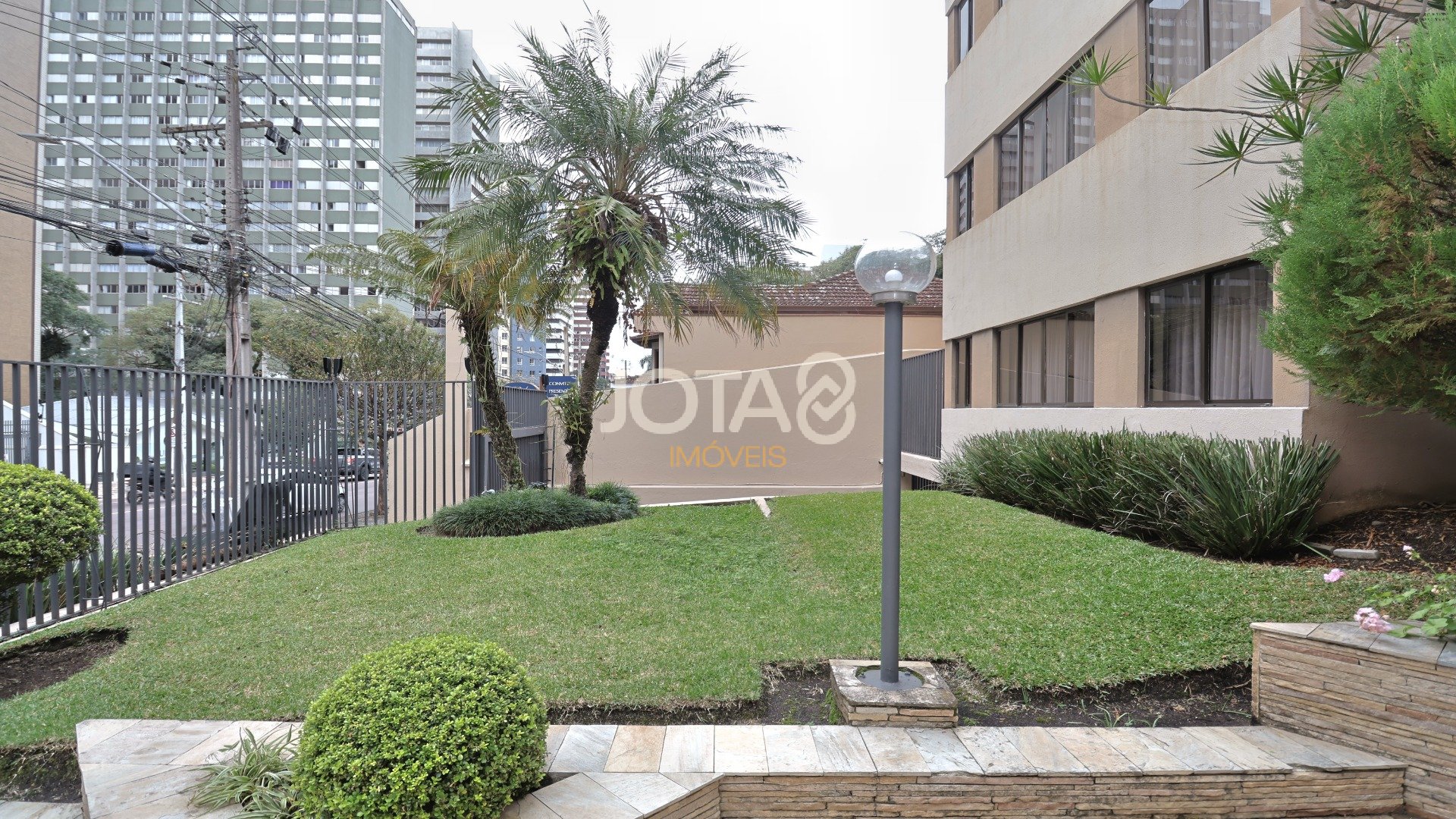 APARTAMENTO REFORMADO COM 3 DORMITÓRIOS NO BIGORRILHO