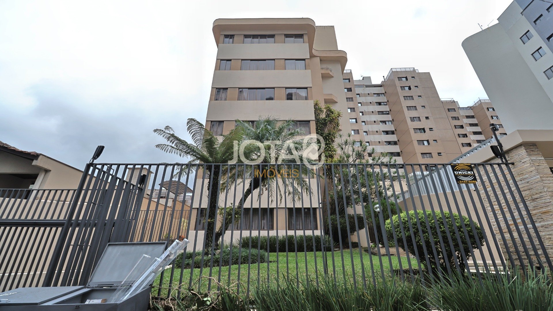 APARTAMENTO REFORMADO COM 3 DORMITÓRIOS NO BIGORRILHO