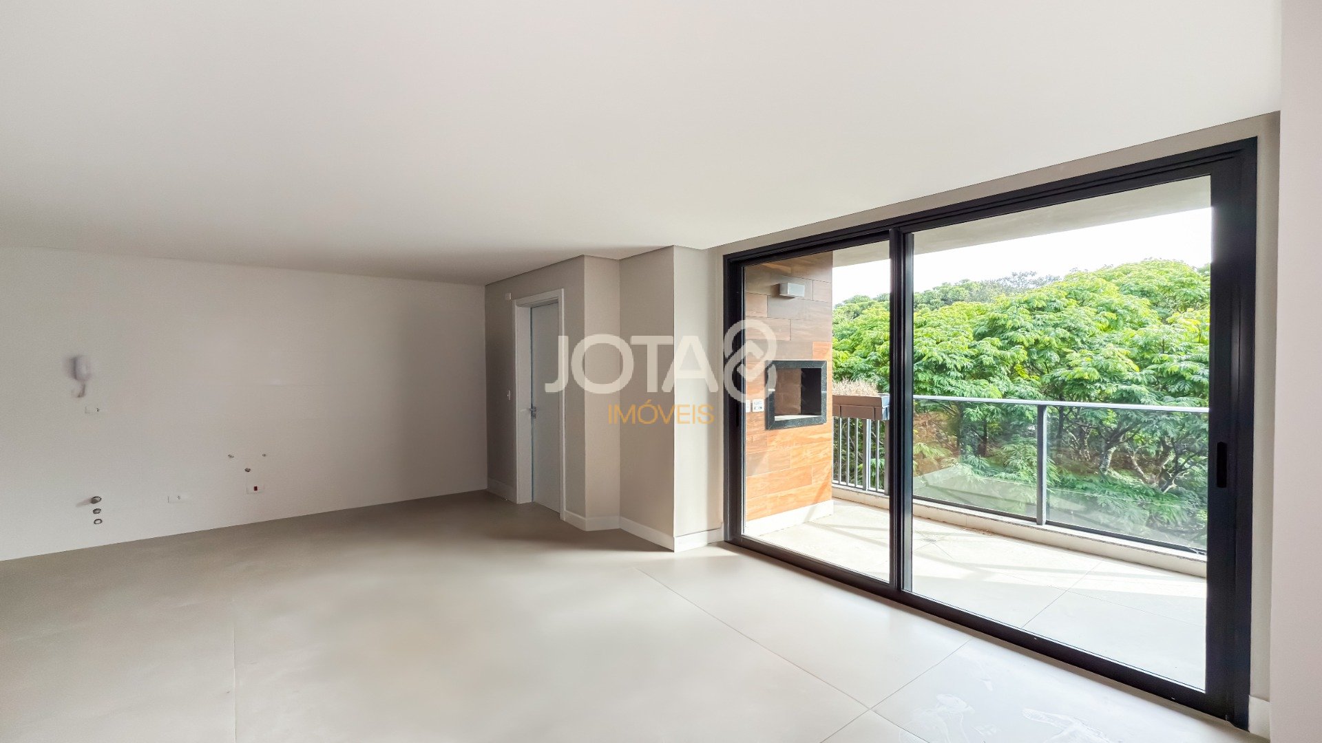 APARTAMENTO NOVO COM 2 QUARTOS NAS MERCÊS!