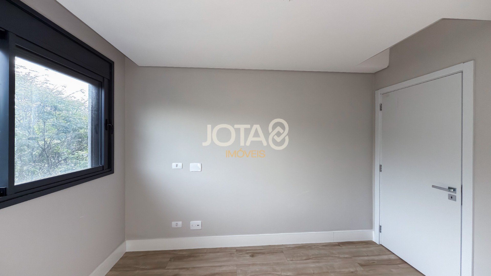 APARTAMENTO NOVO COM 2 QUARTOS NAS MERCÊS!