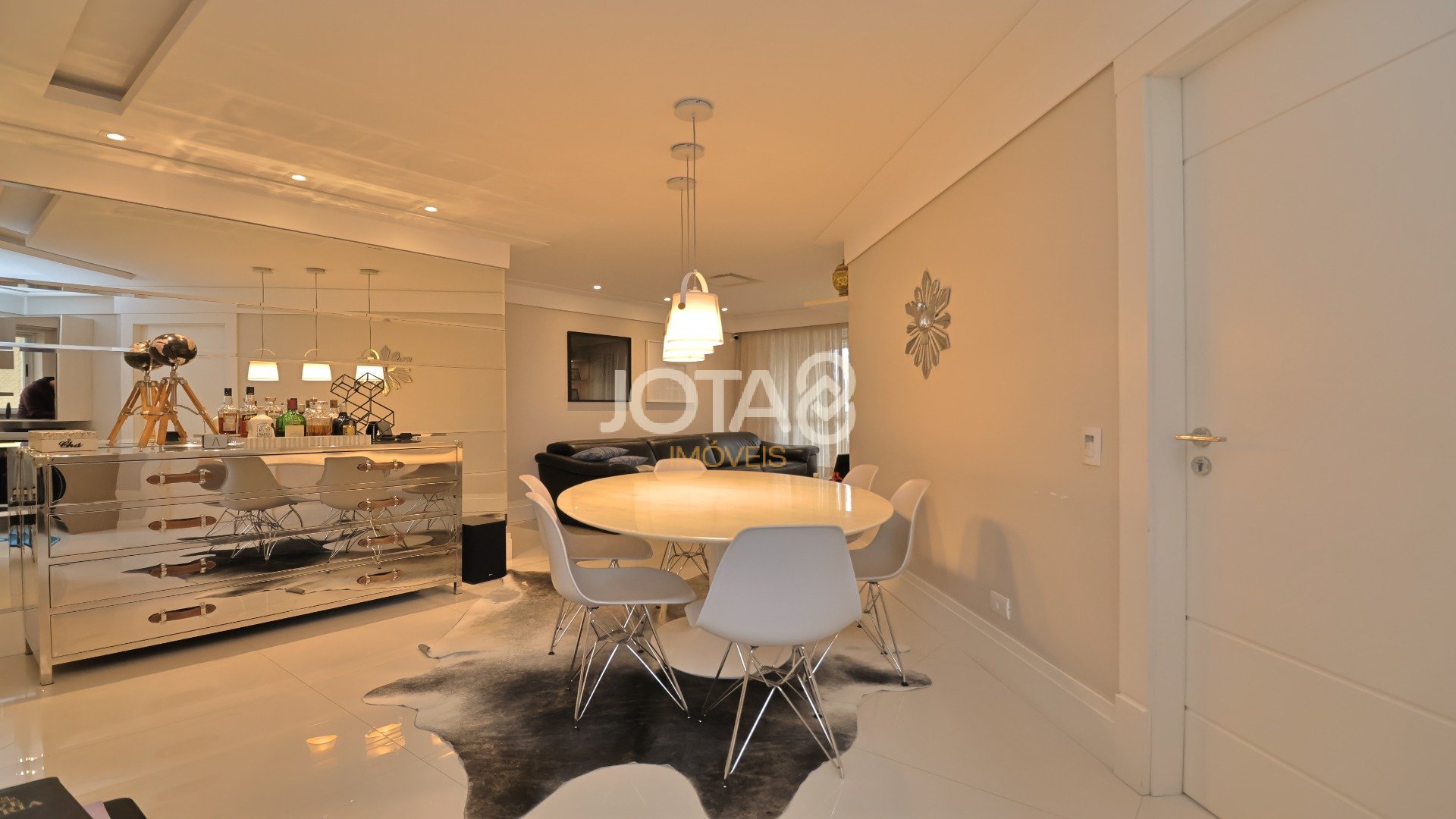 3 QUARTOS ANDAR ALTO FACE OESTE !