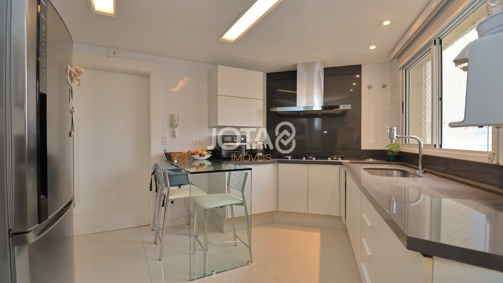 3 QUARTOS ANDAR ALTO FACE OESTE !