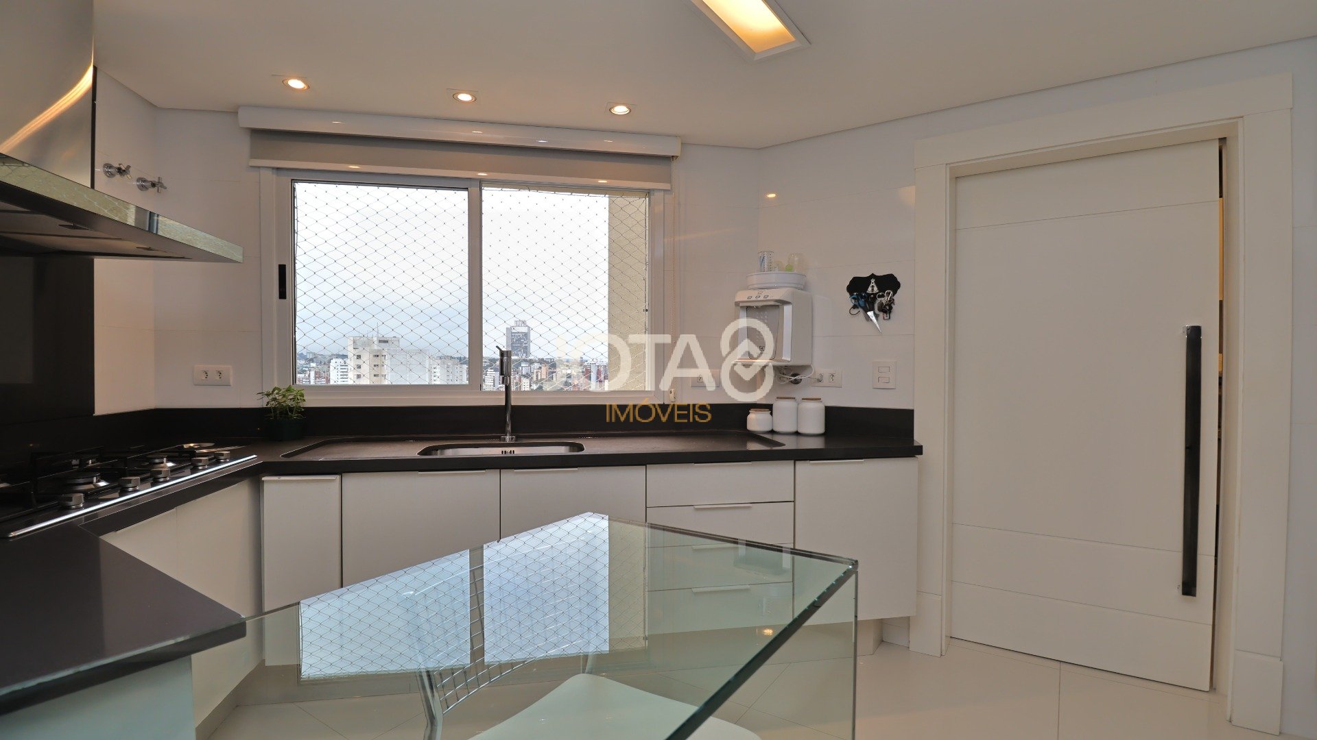 3 QUARTOS ANDAR ALTO FACE OESTE !