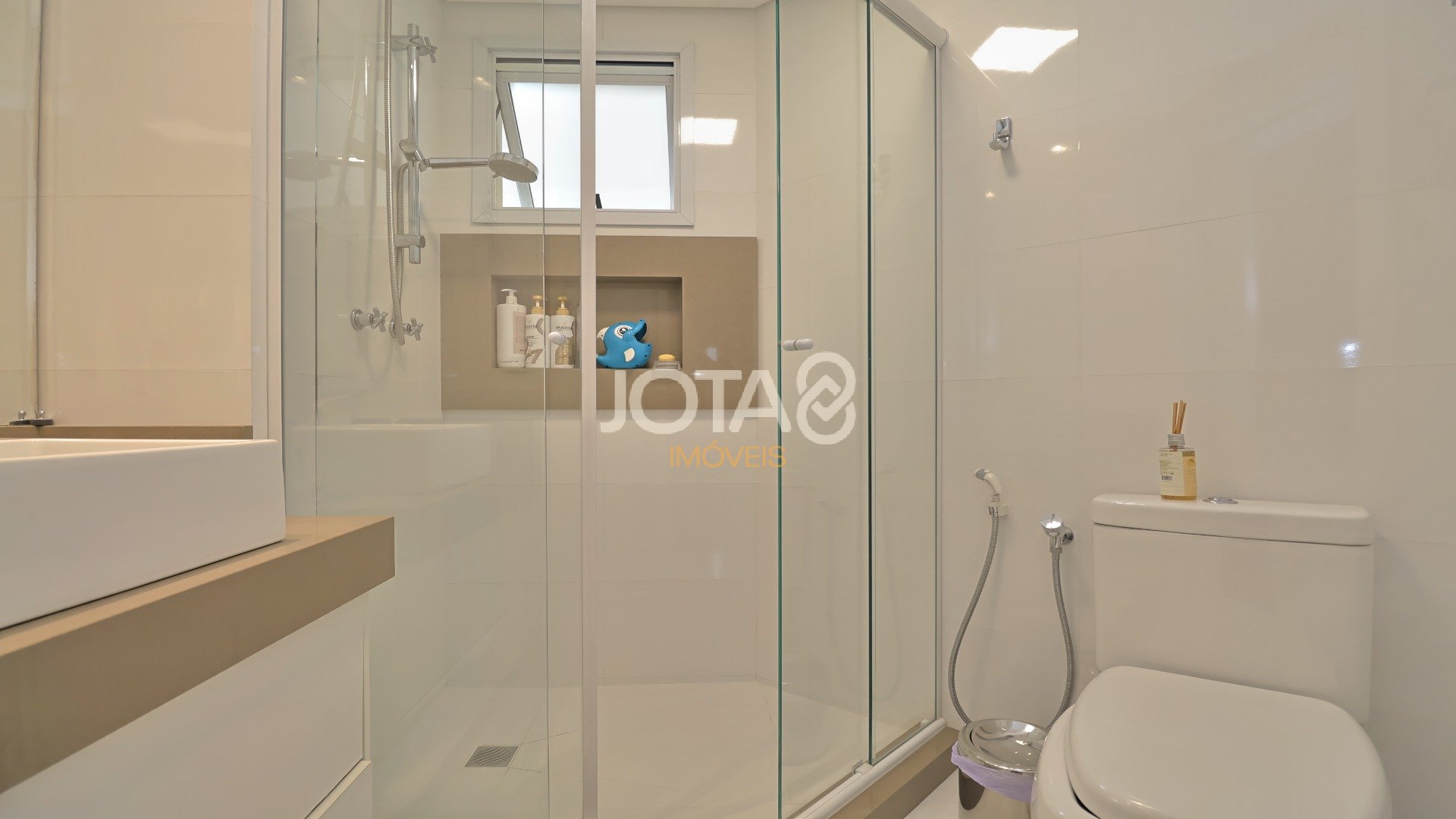 3 QUARTOS ANDAR ALTO FACE OESTE !
