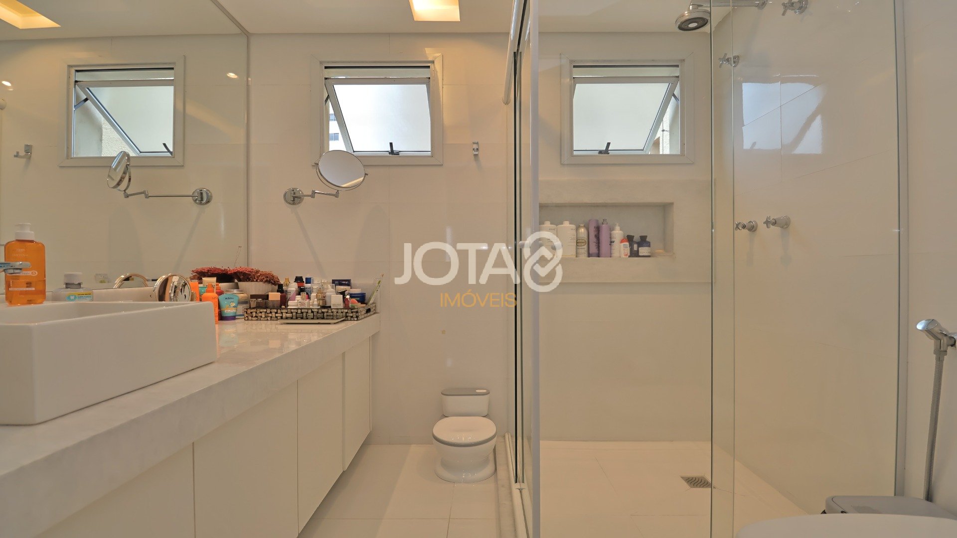 3 QUARTOS ANDAR ALTO FACE OESTE !