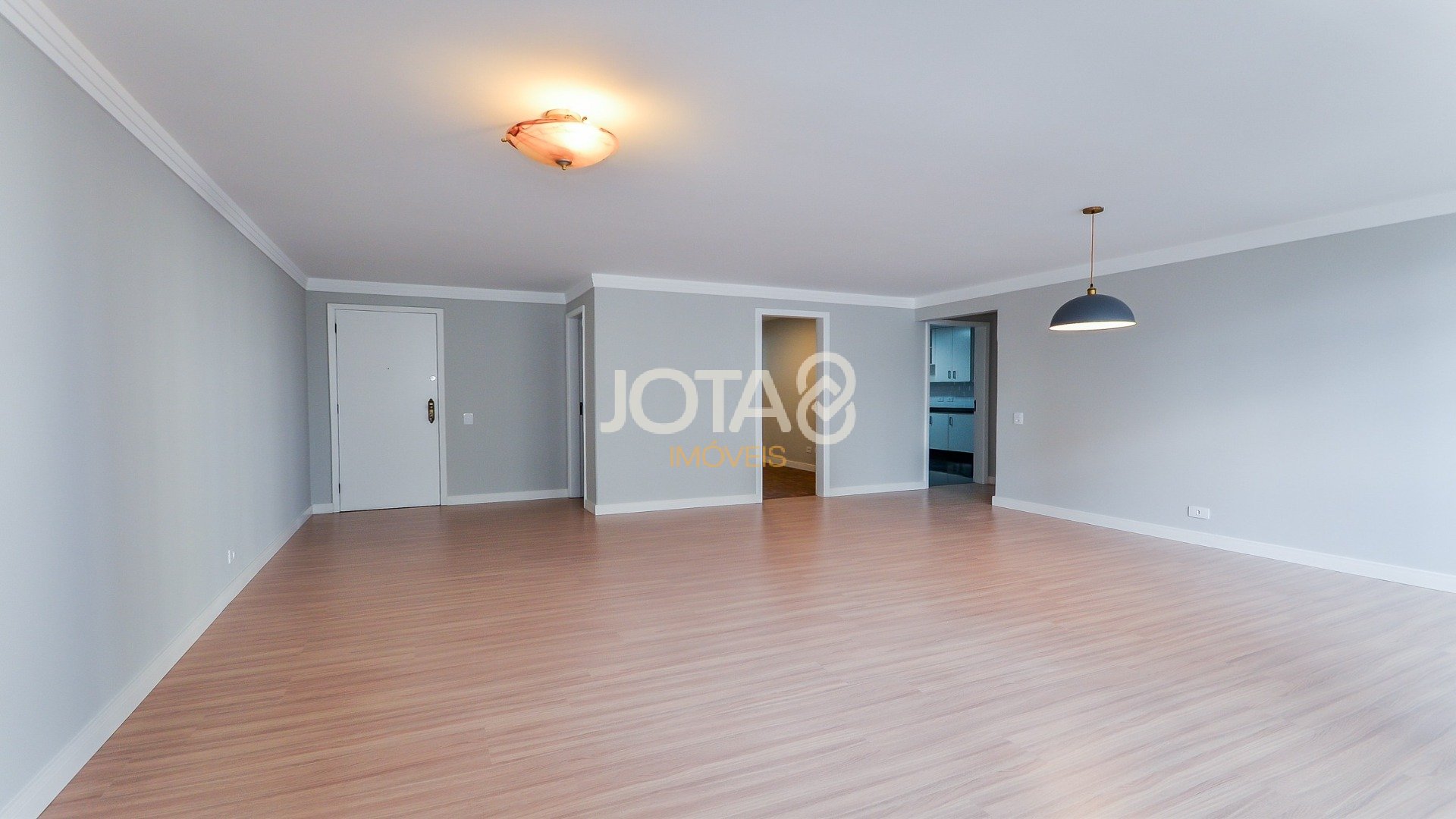 Foto de destaque Apartamento no centro com 3 quartos, sendo 1 suíte e 2 vagas