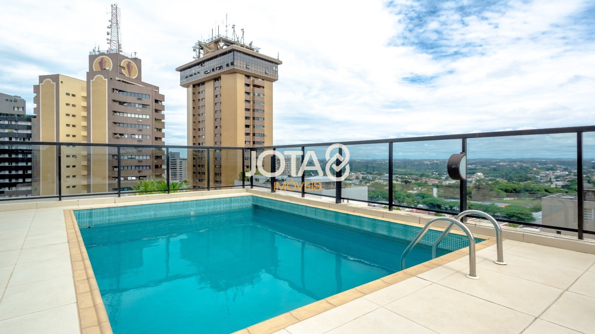 APARTAMENTO EM CONDOMINIO CLUB NO BIGORRILHO