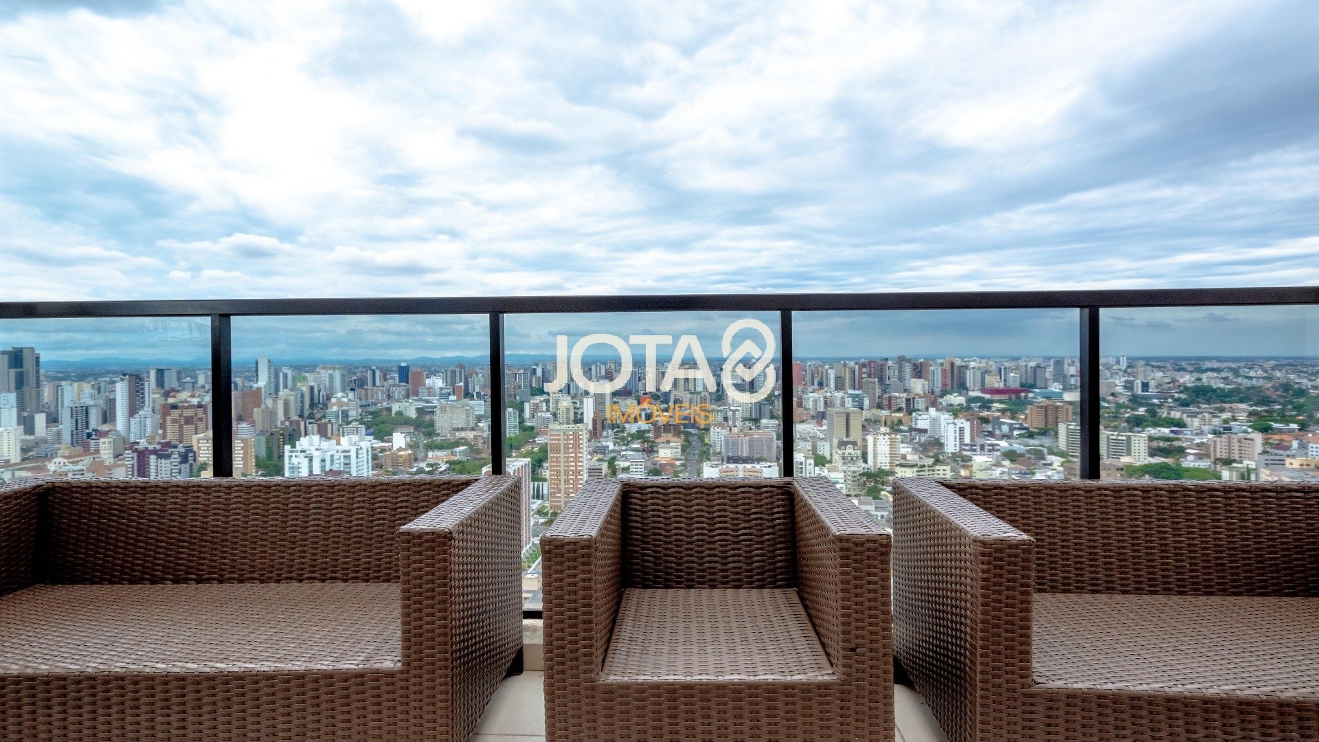 APARTAMENTO EM CONDOMINIO CLUB NO BIGORRILHO
