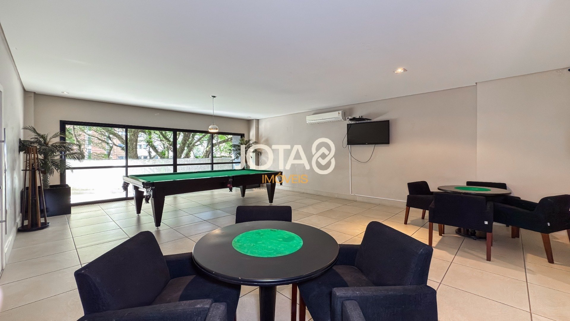 APARTAMENTO EM CONDOMINIO CLUB NO BIGORRILHO