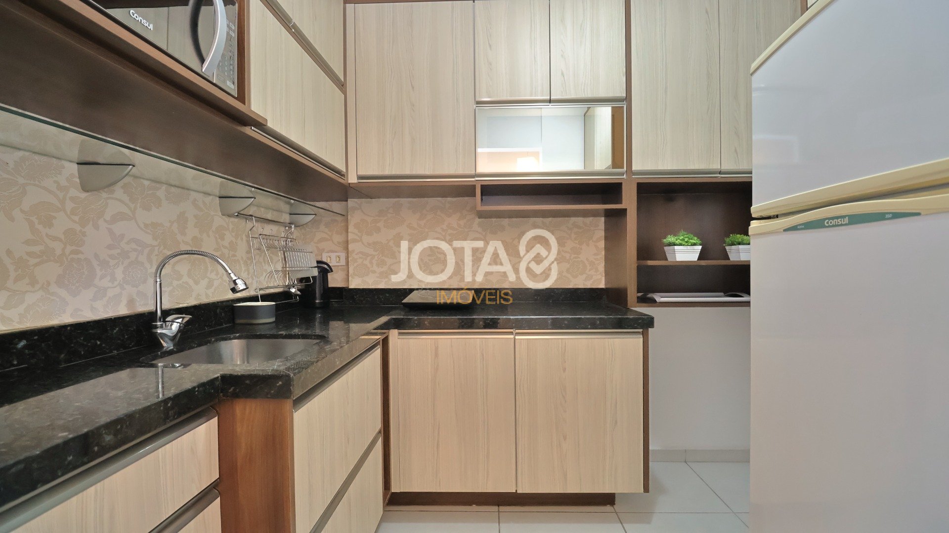 APARTAMENTO EM CONDOMINIO CLUB NO BIGORRILHO