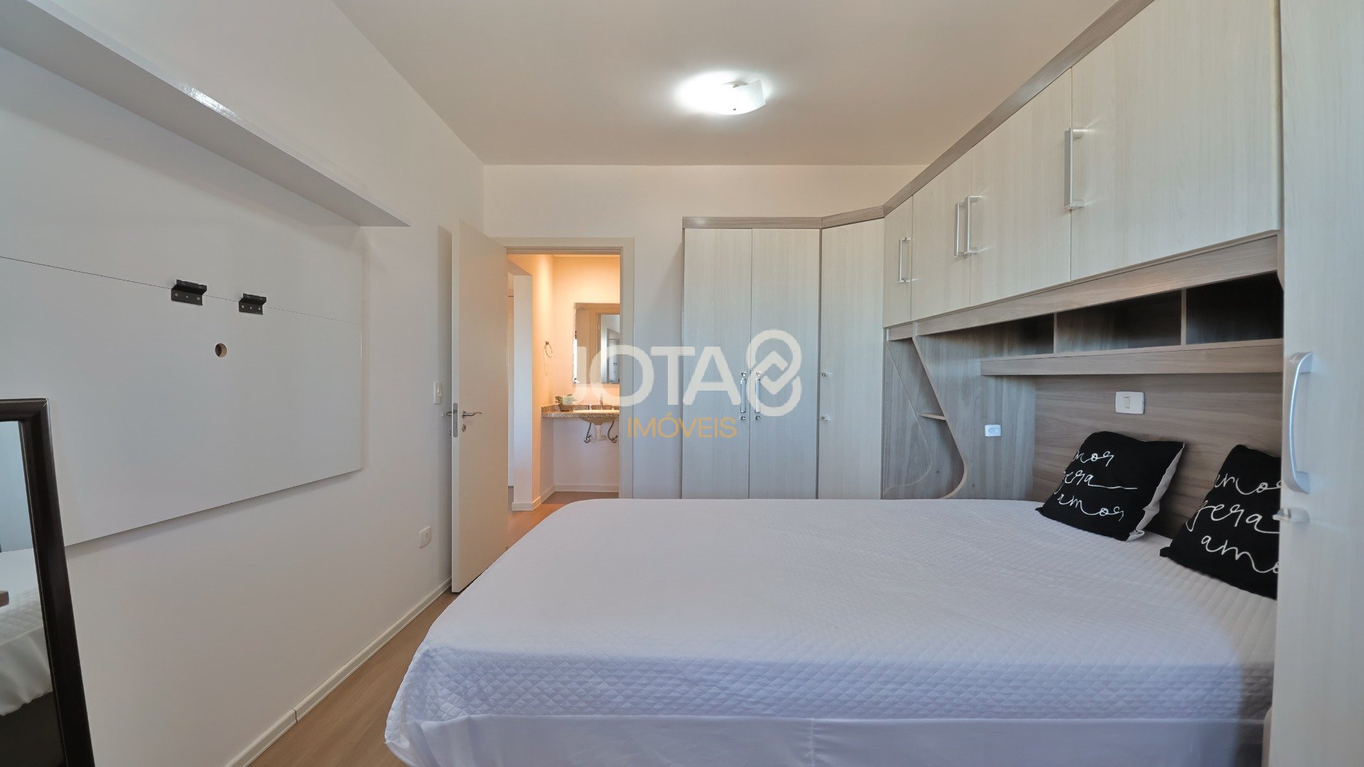 APARTAMENTO EM CONDOMINIO CLUB NO BIGORRILHO