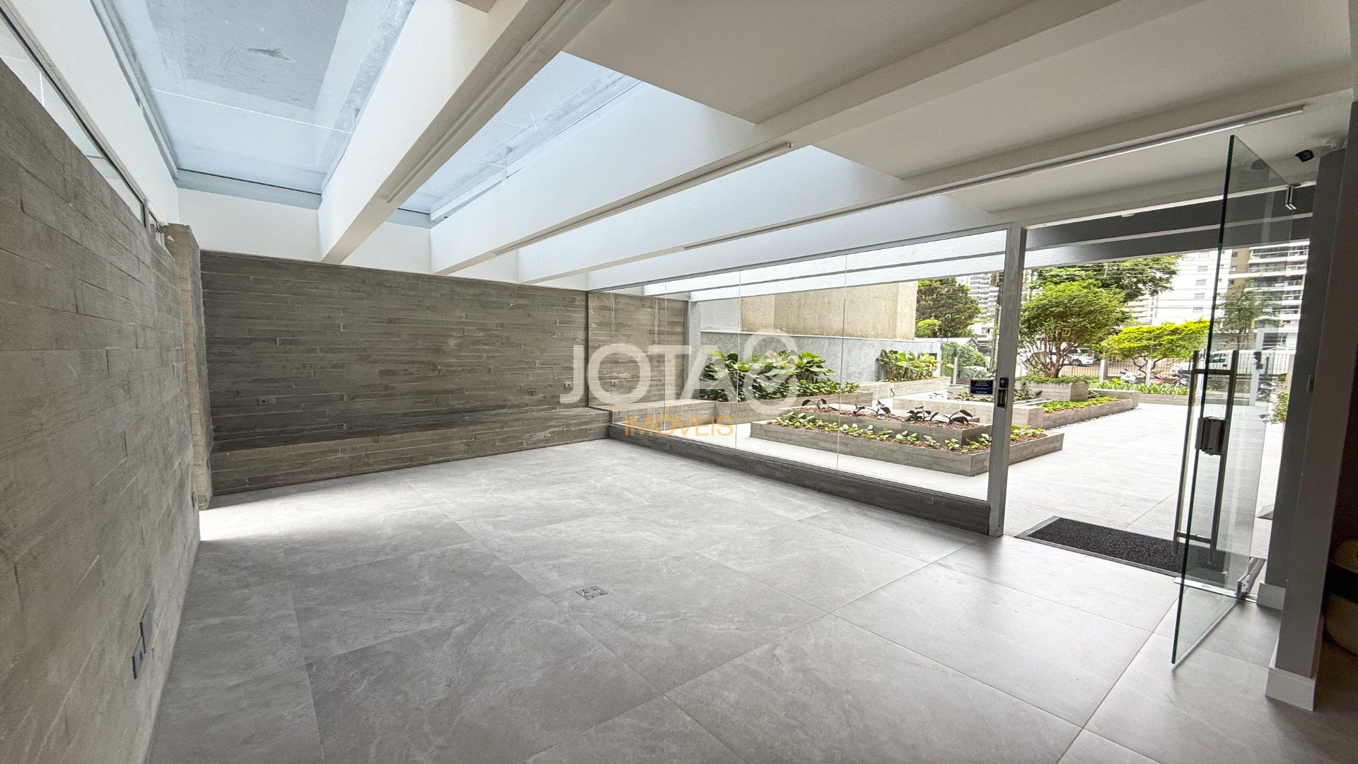 APARTAMENTO 3 QUARTOS ILUMINADO