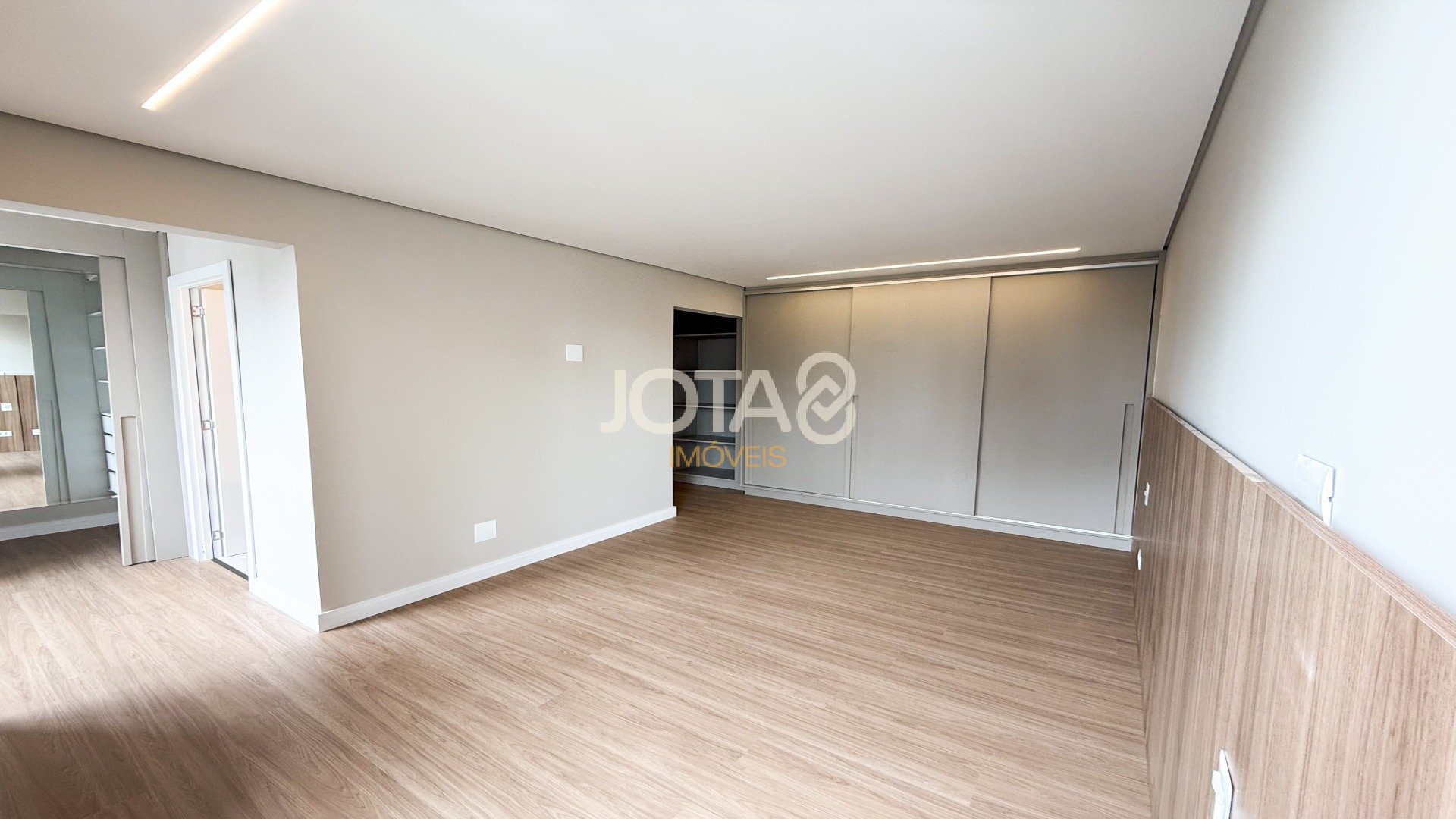 APARTAMENTO 3 QUARTOS ILUMINADO