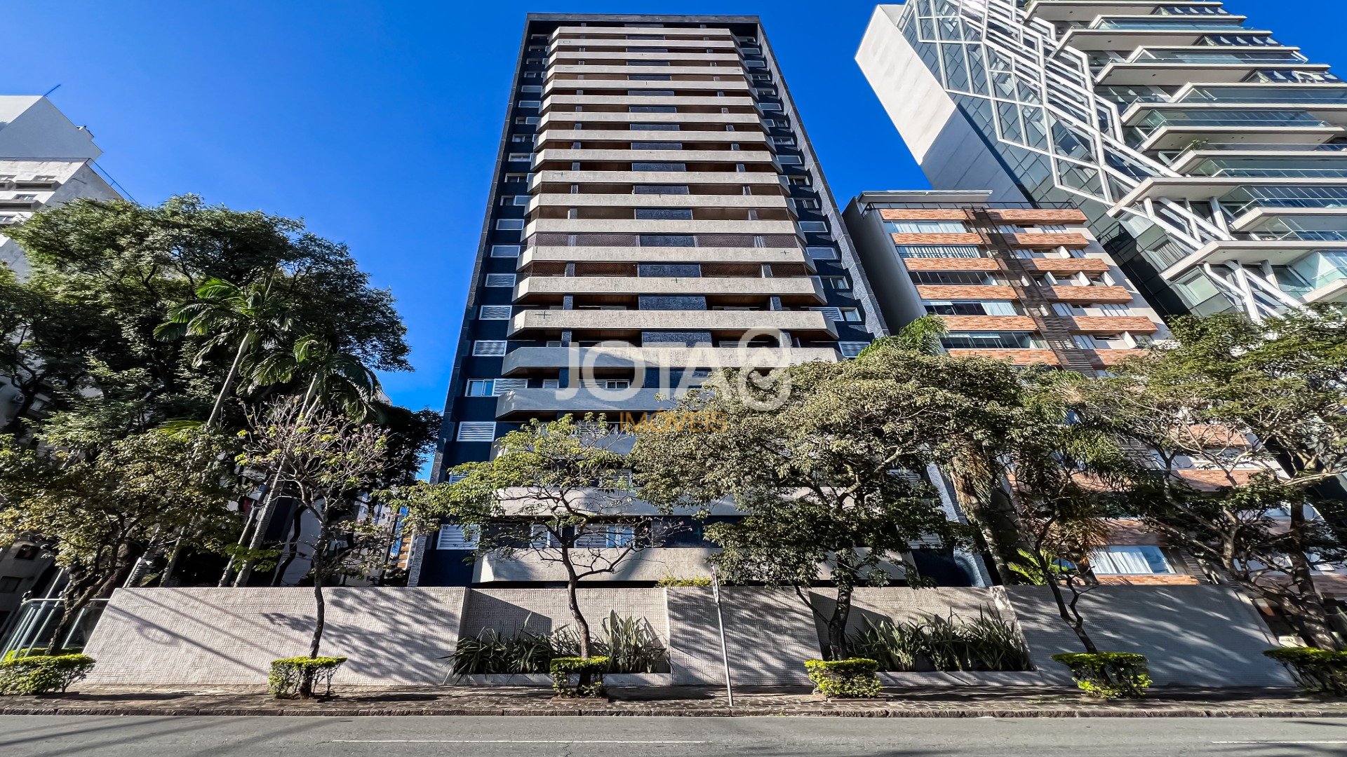 APARTAMENTO BELA TORRE 4 SUITES 3 VAGAS NO BATEL